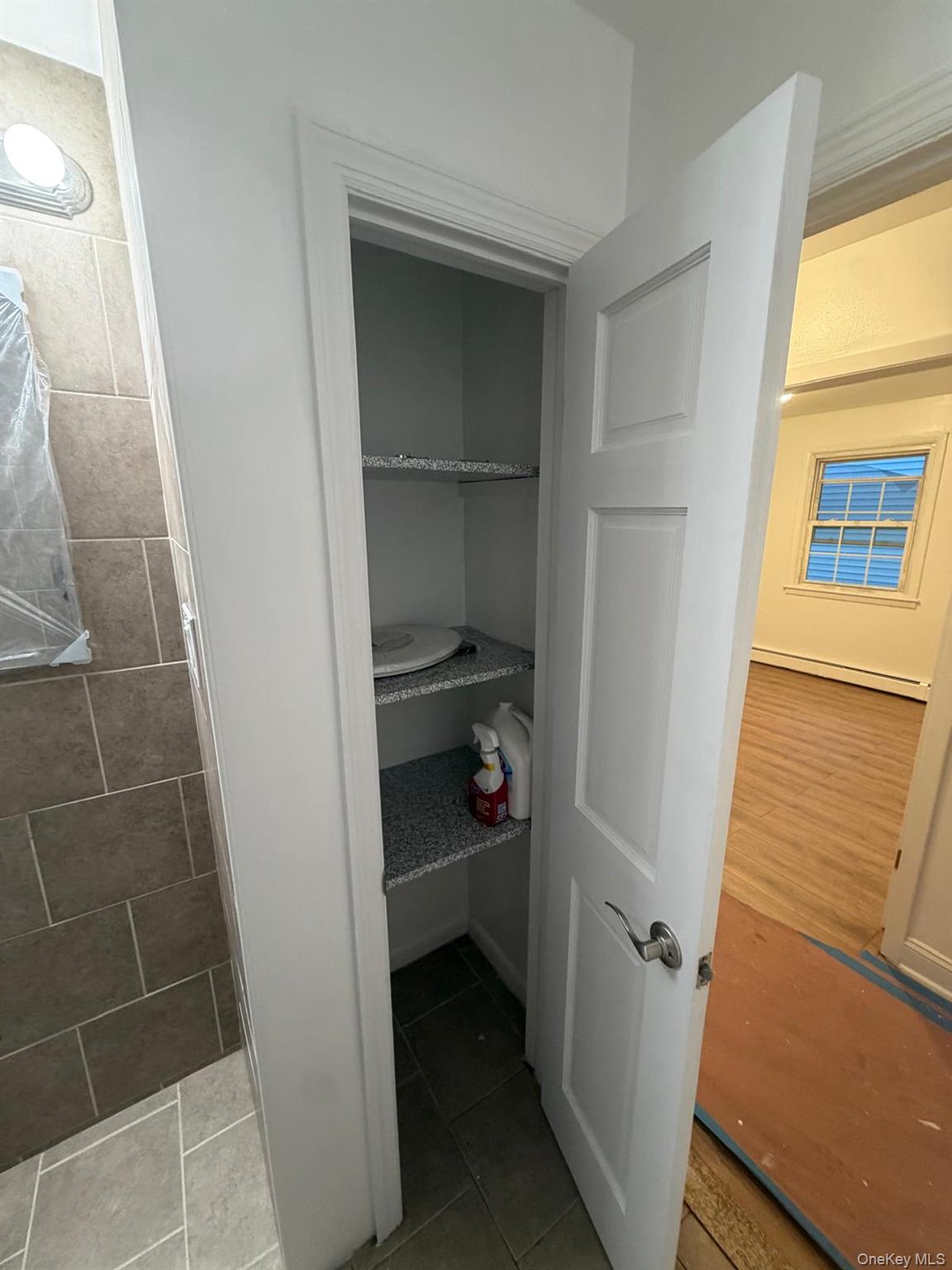 31 Yonkers Terrace

 3 bedrooms
 1 bathroom
 Parking available
 Conven...