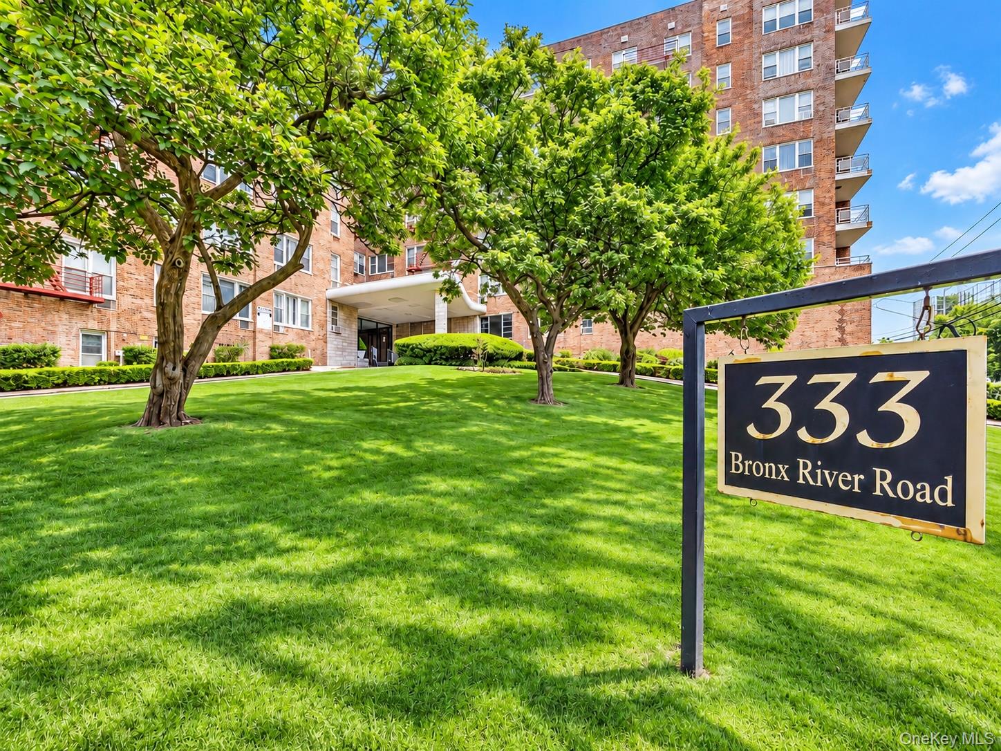 Welcome to this bright and inviting one bedroom co-op offering a comfo...