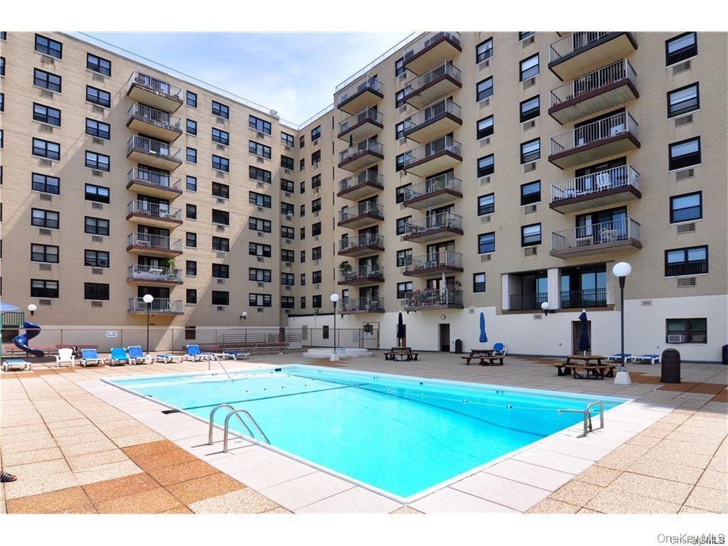 Welcome to 1085 Warburton! Enjoy hotel-like amenities plus an effortle...