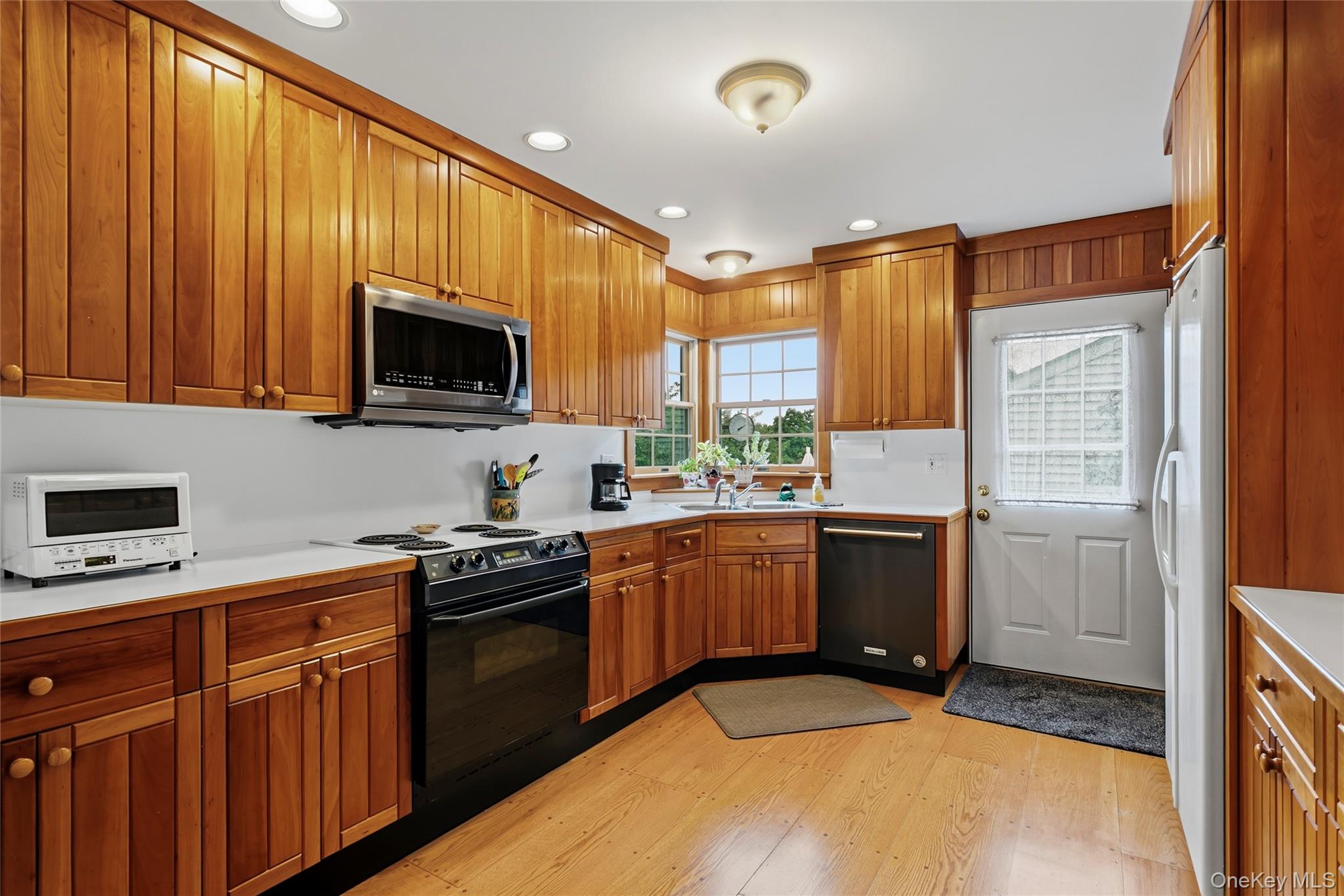 Photo 9 of this property