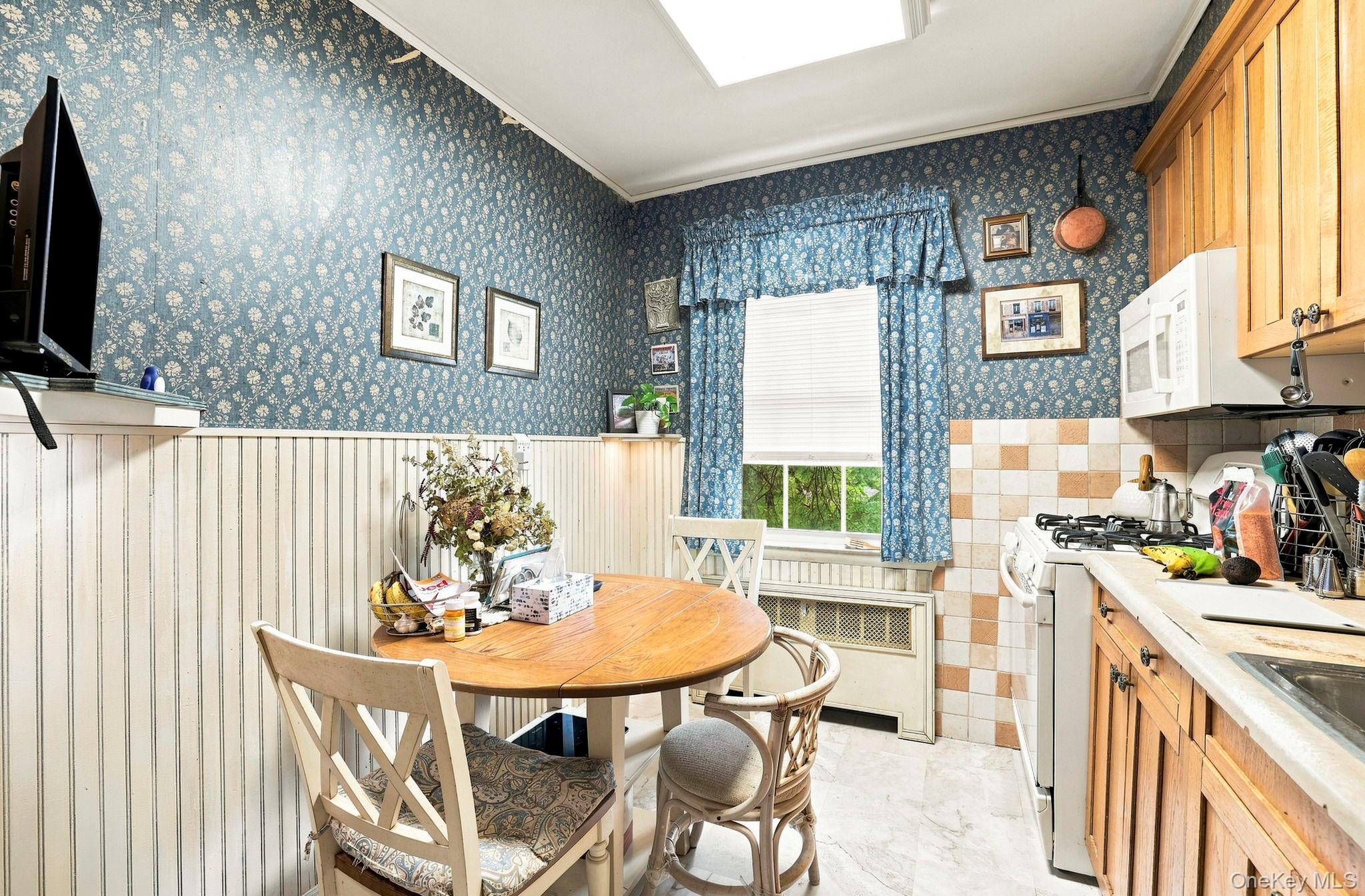 Photo 4 of this property