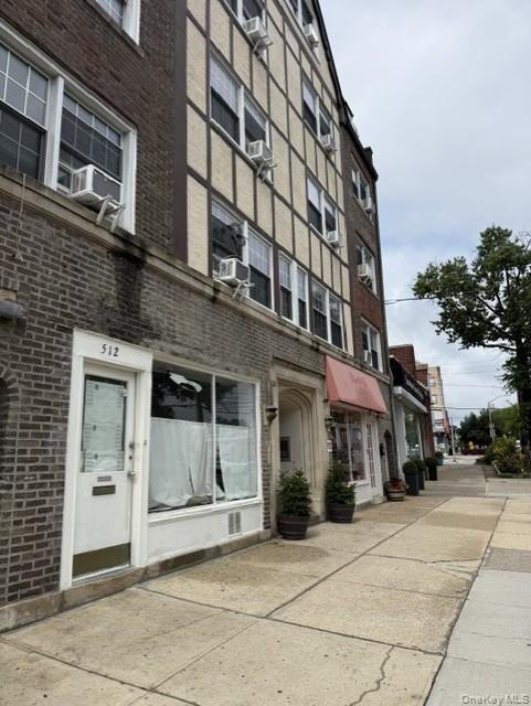 850 SF retail space on busy Mamaroneck Avenue, White Plains
Perfect fo...