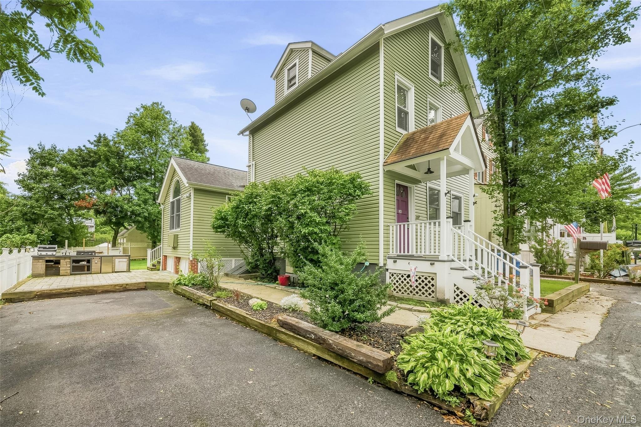 Photo 4 of this property