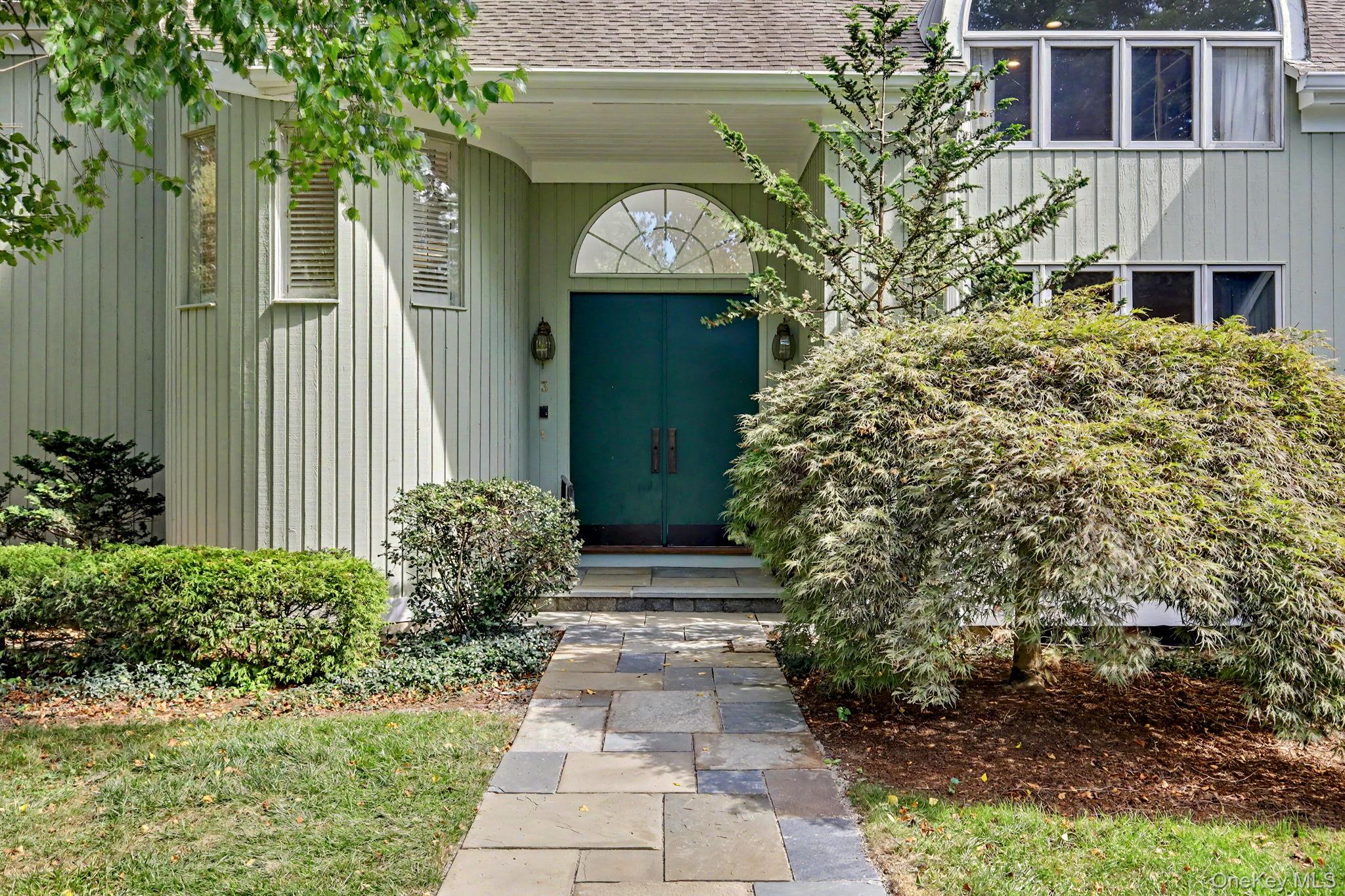 Photo 4 of this property