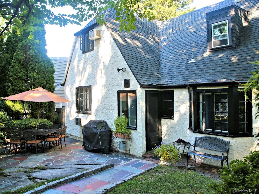 Photo 5 of this property