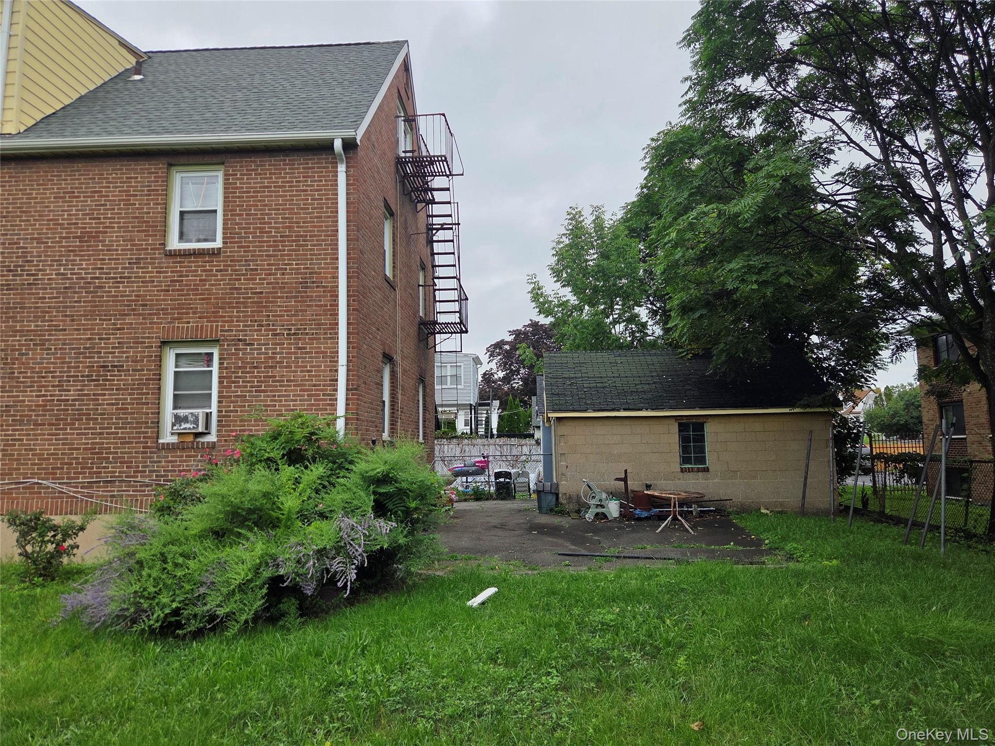 Photo 4 of this property