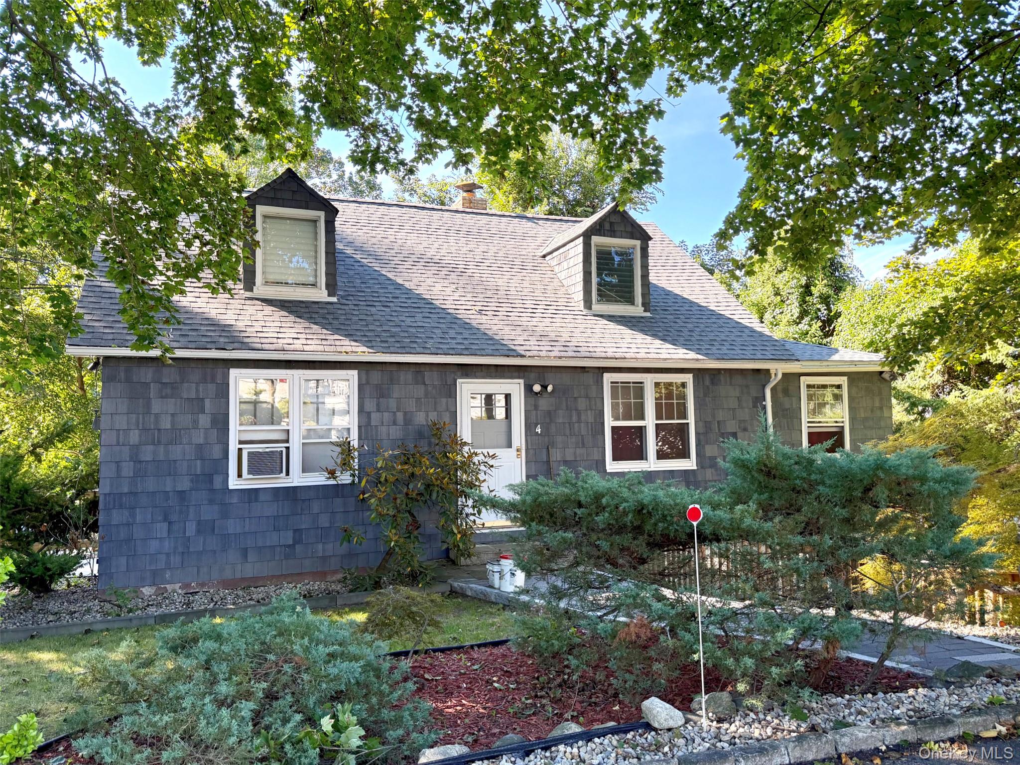 Welcome to 4 W Livingston Street, a wonderful property in the Valhalla...