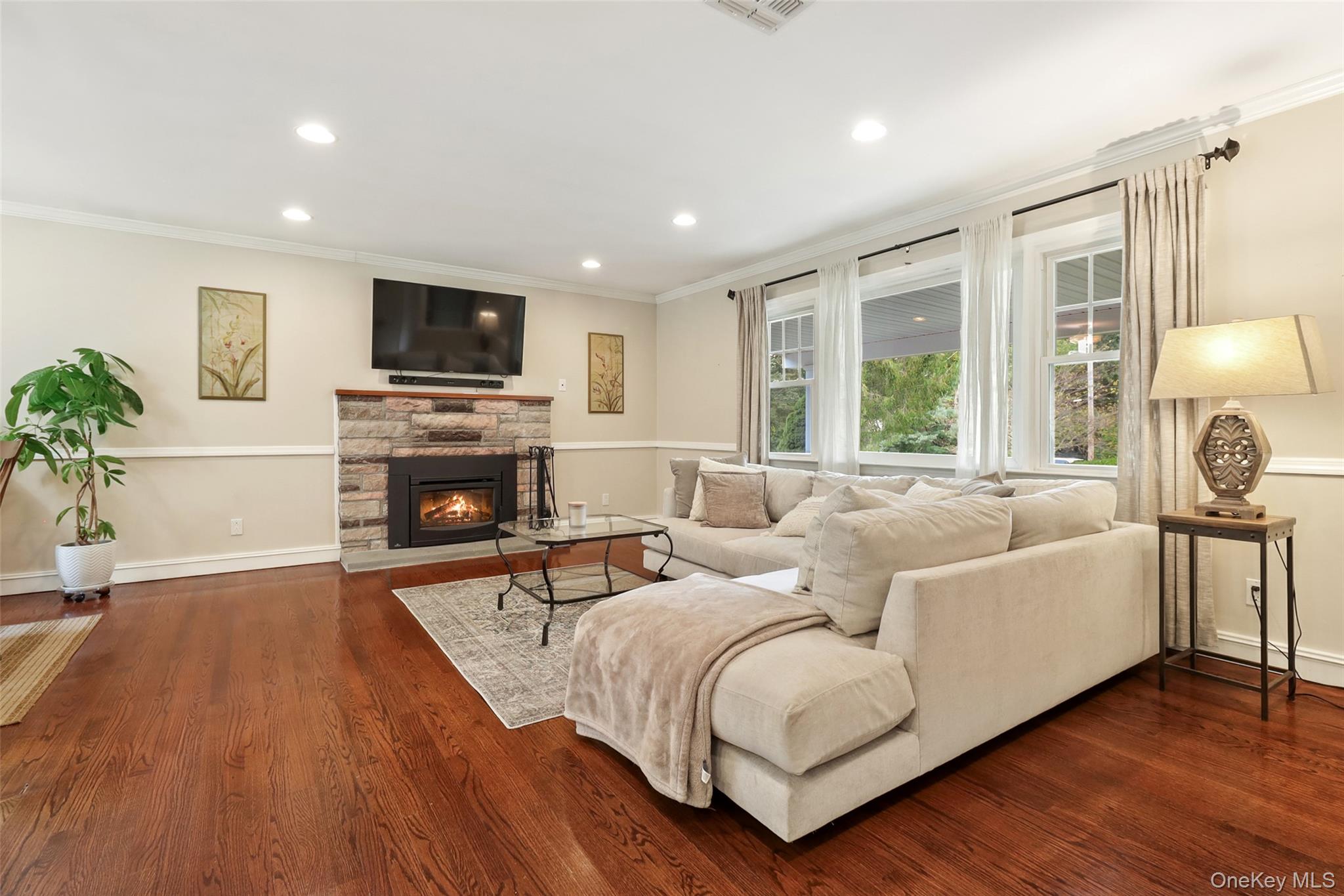 Photo 4 of this property