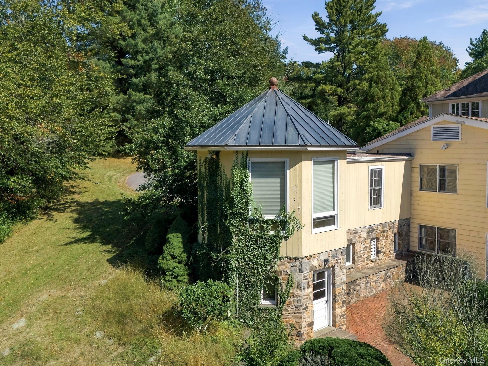 Photo 31 of this property