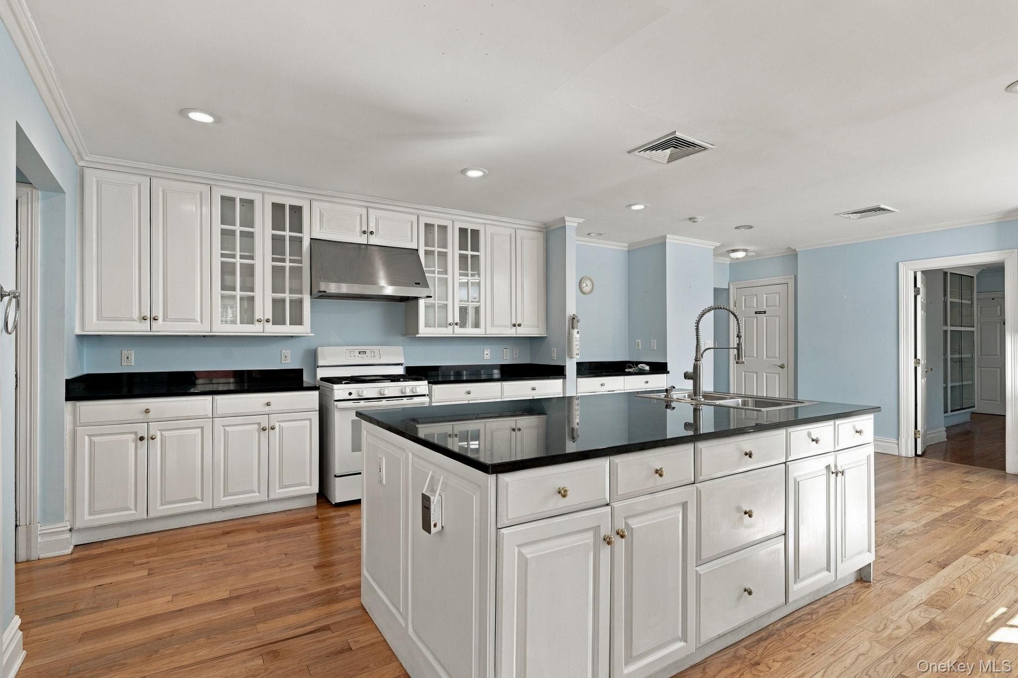 Photo 9 of this property