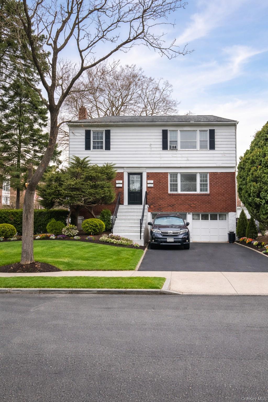 Welcome to 401 E 4th St, Mount Vernon, NY 10553. This a great opportun...