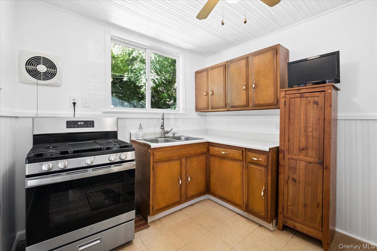 Photo 9 of this property