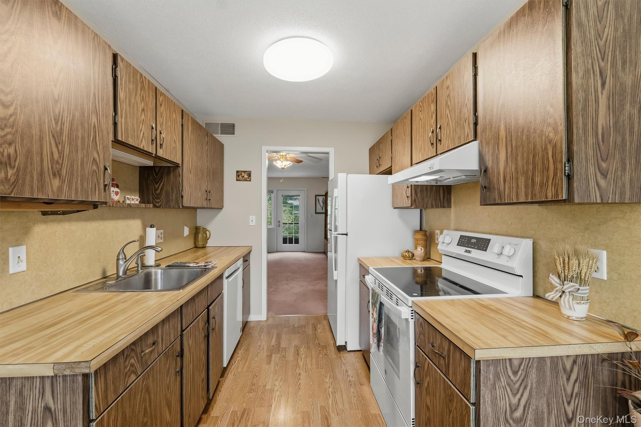 Photo 7 of this property