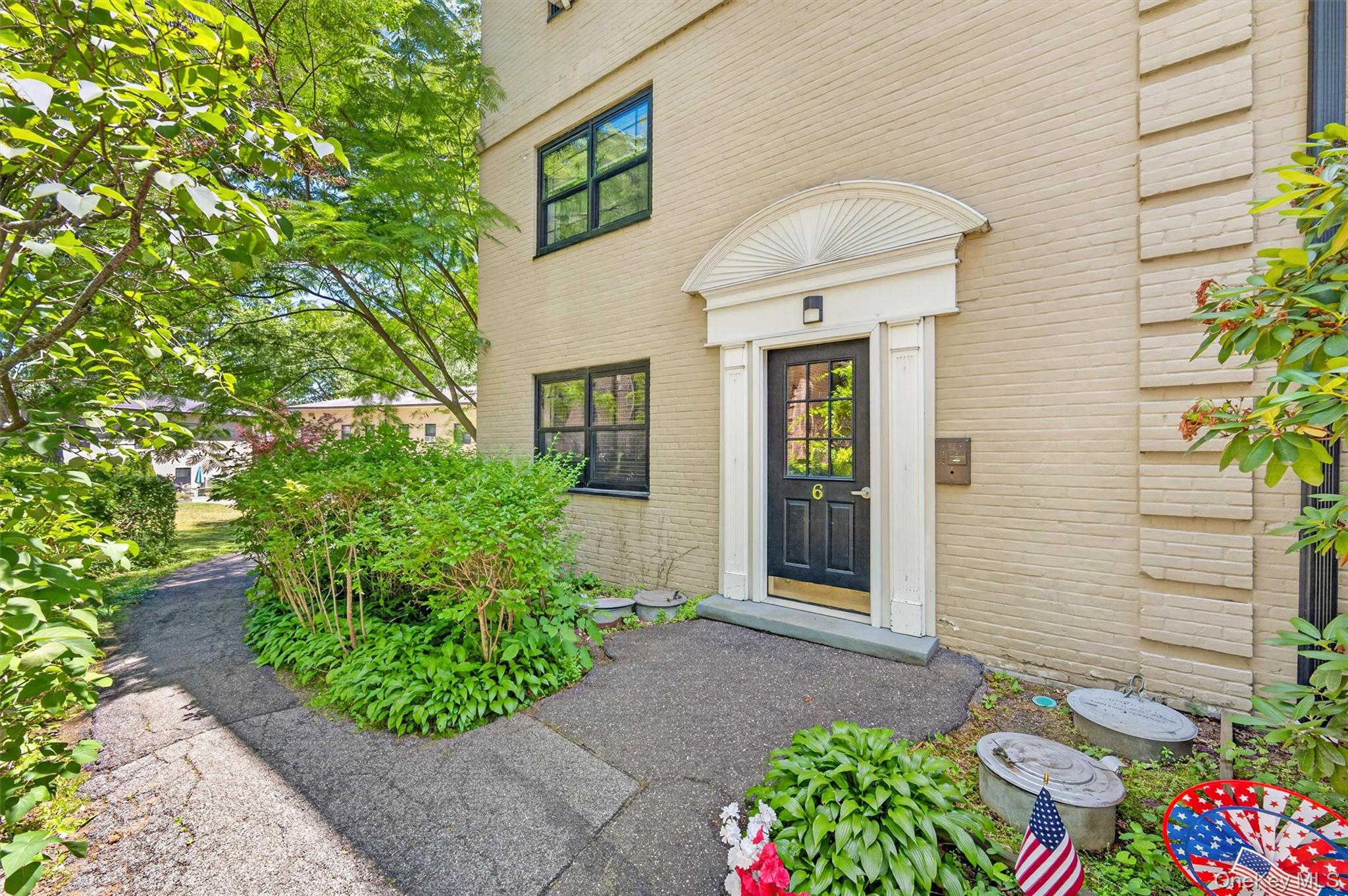 Photo 4 of this property