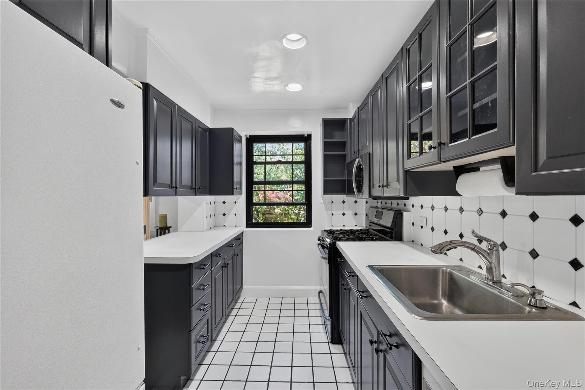 Photo 6 of this property