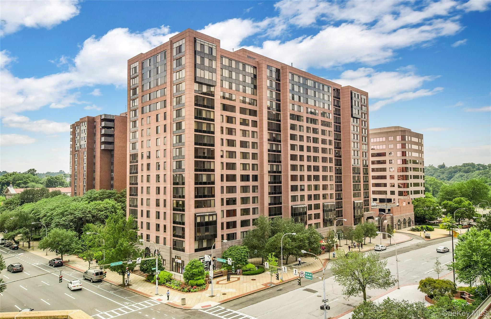 Transition seamlessly into the coveted Seasons Condominium. This lumin...
