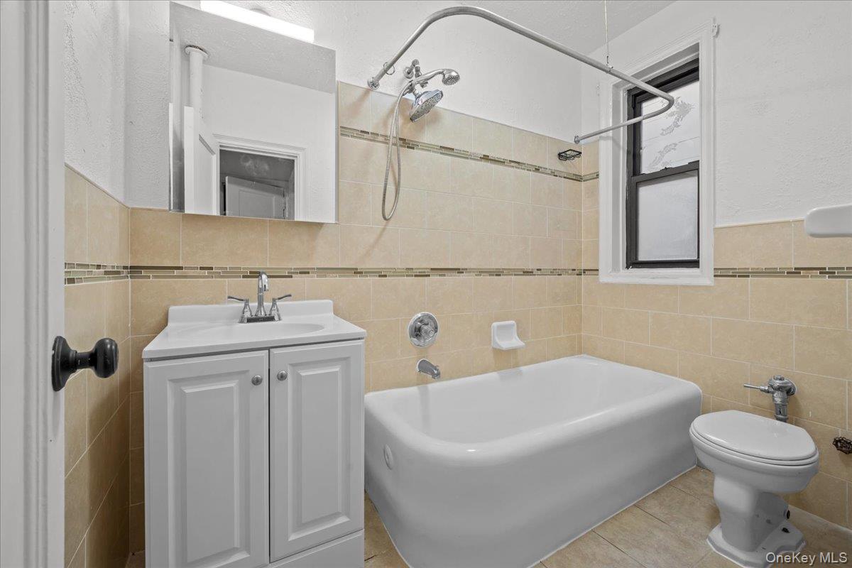 Photo 4 of this property