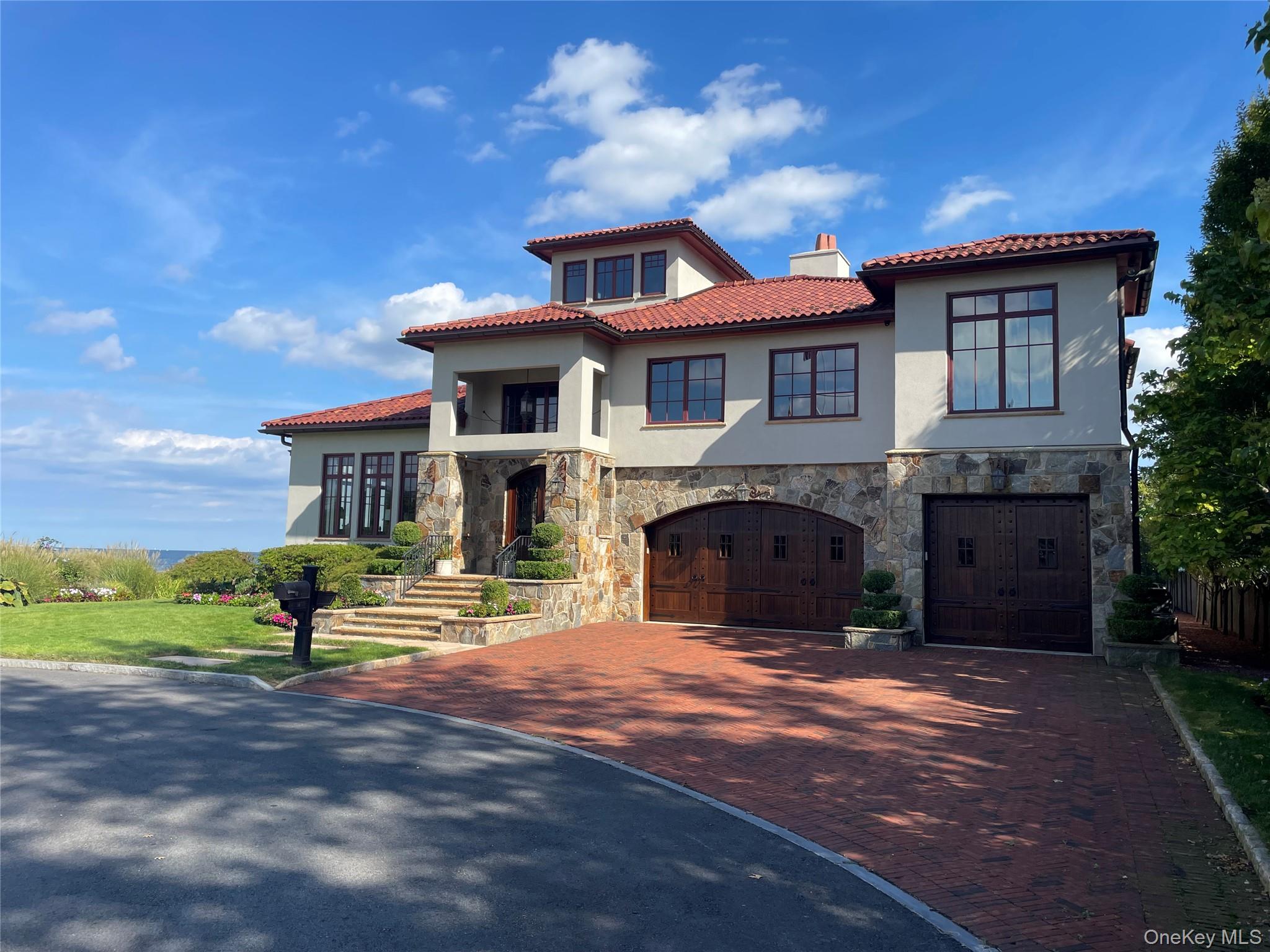Photo 4 of this property