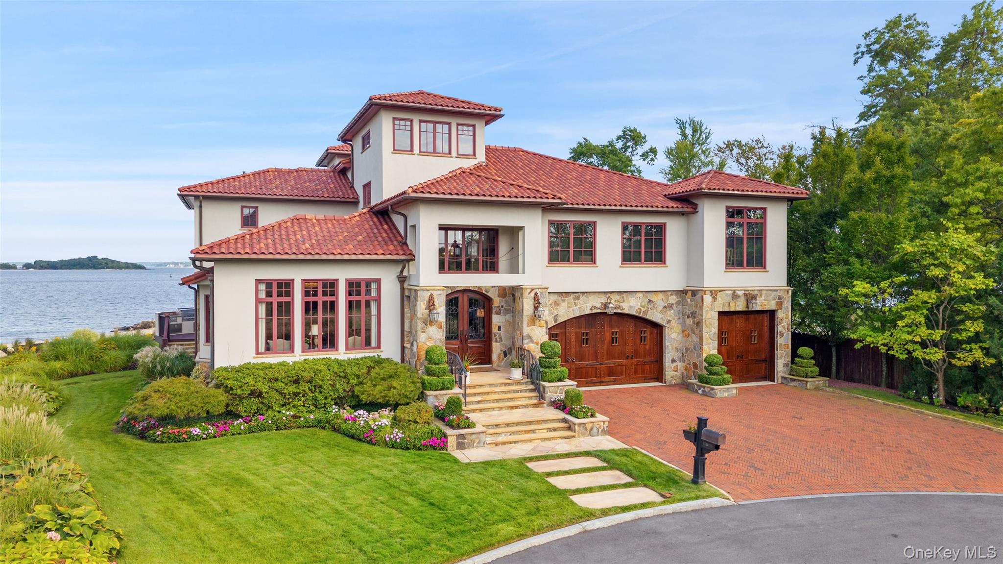 Photo 4 of this property