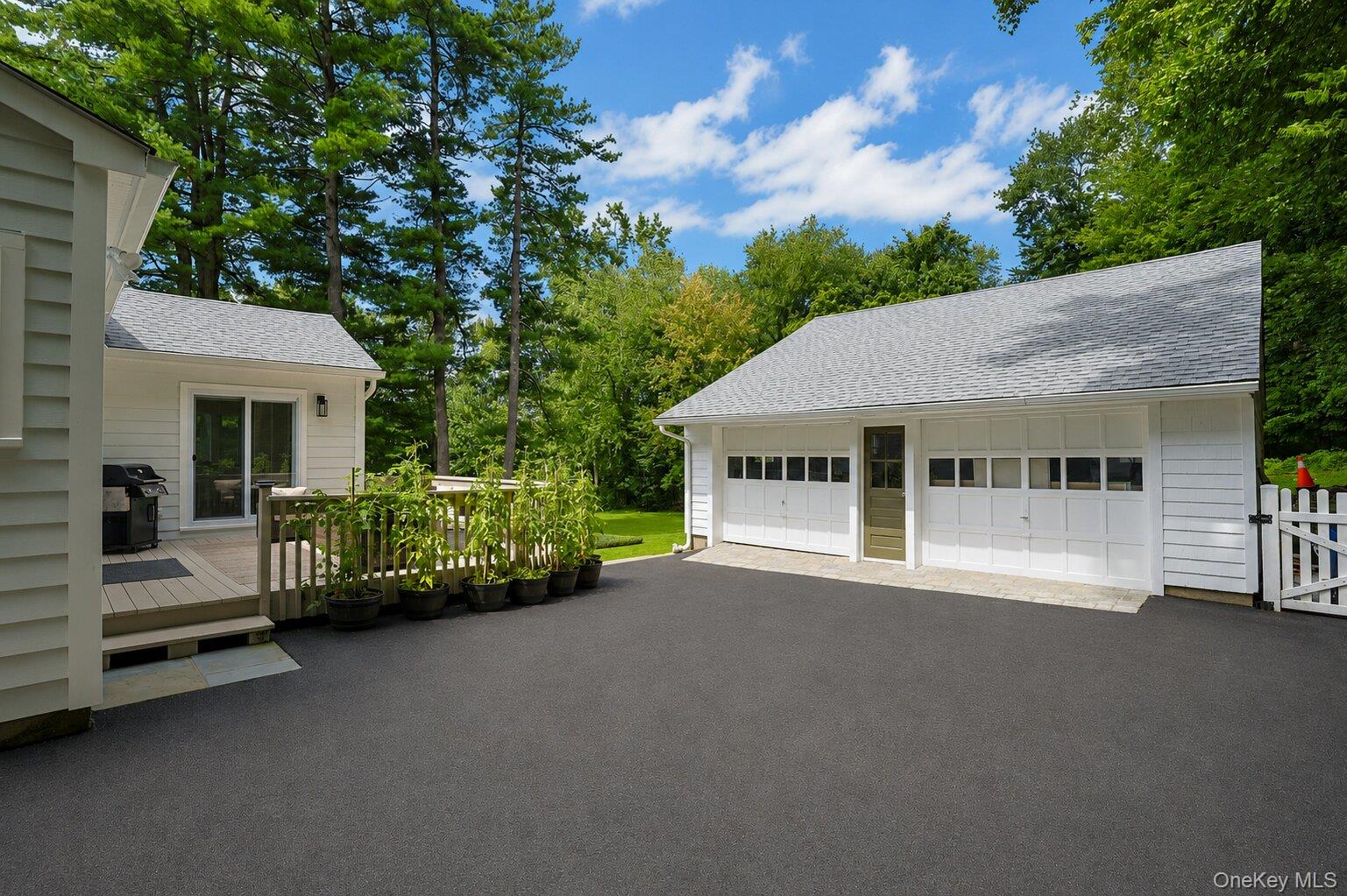 Photo 4 of this property