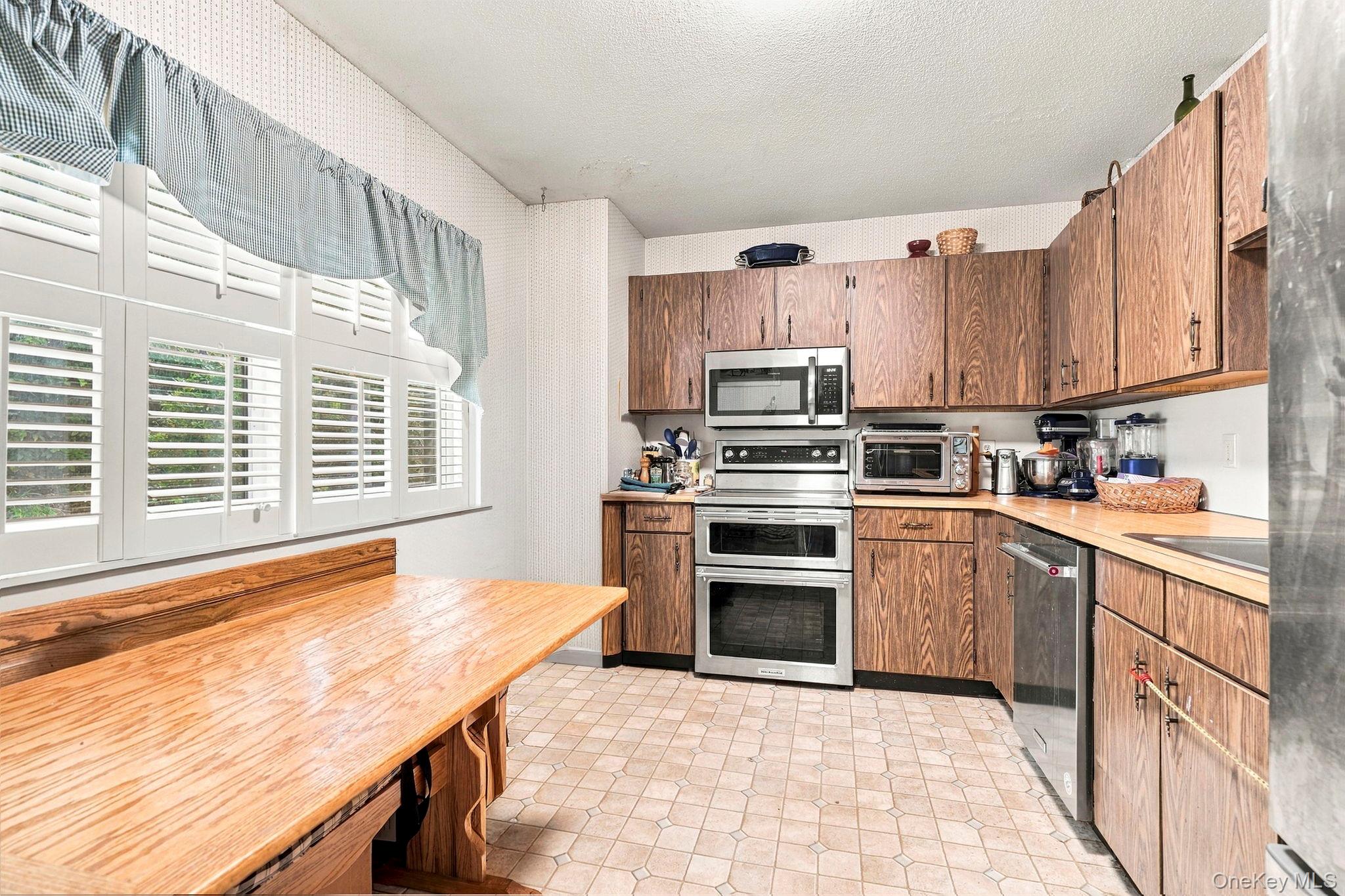 Photo 5 of this property