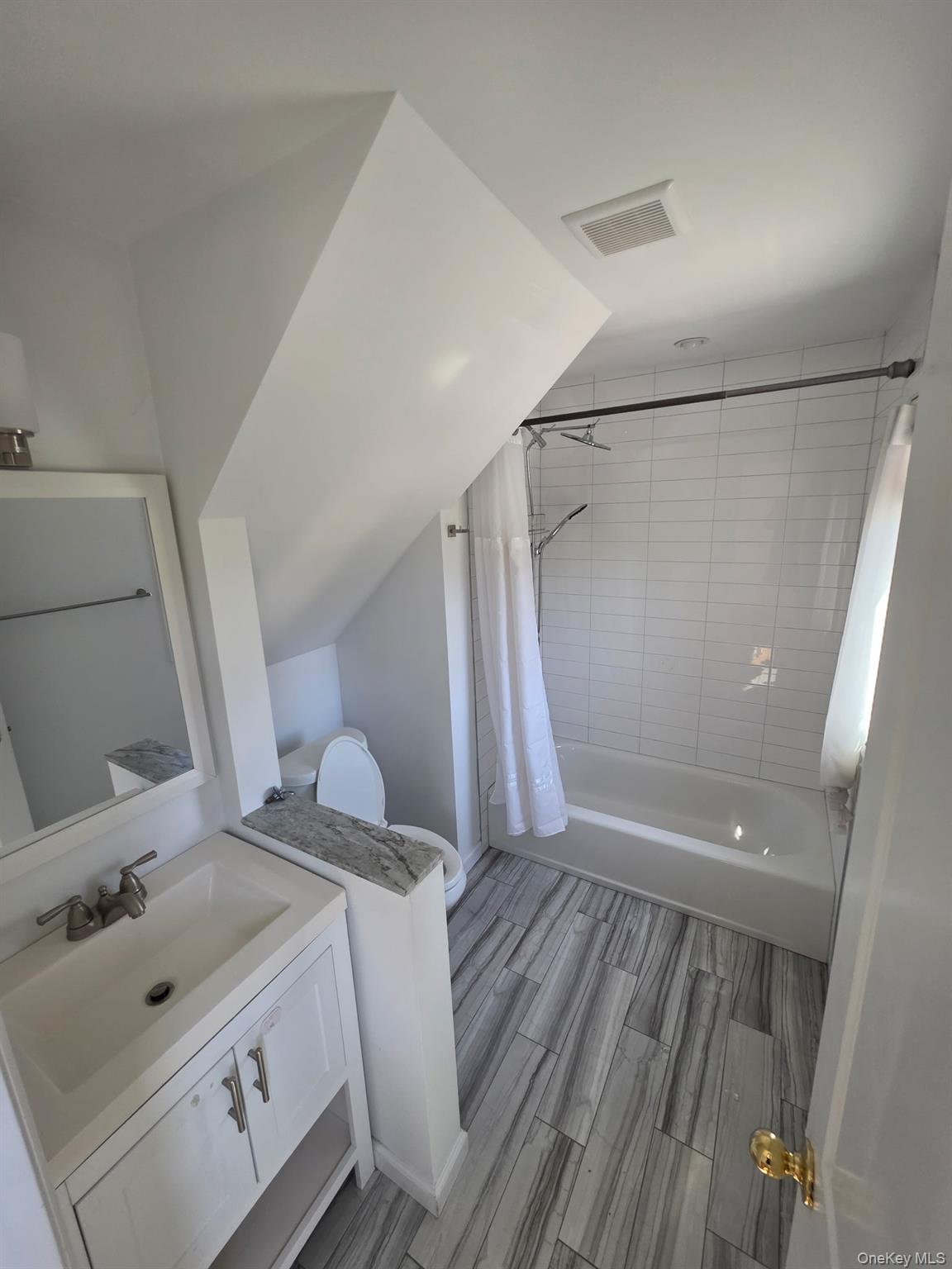 Photo 9 of this property
