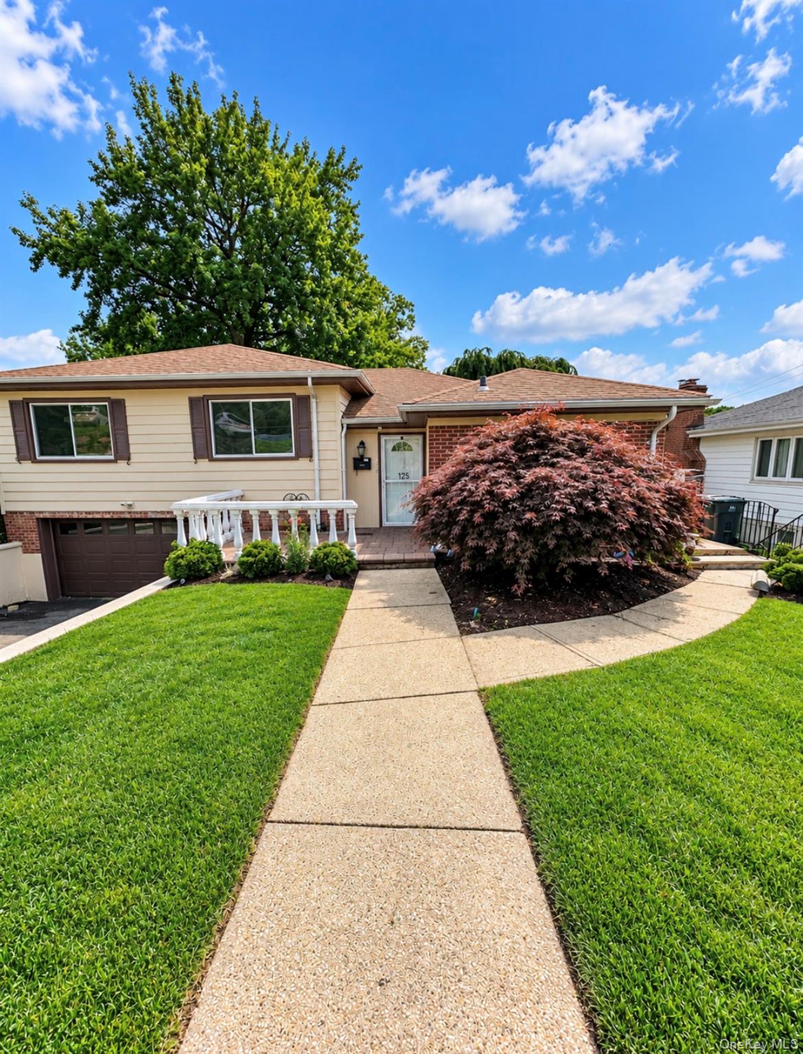 Welcome to this beautiful 3 bedroom, 2 bath ranch-style home nestled i...