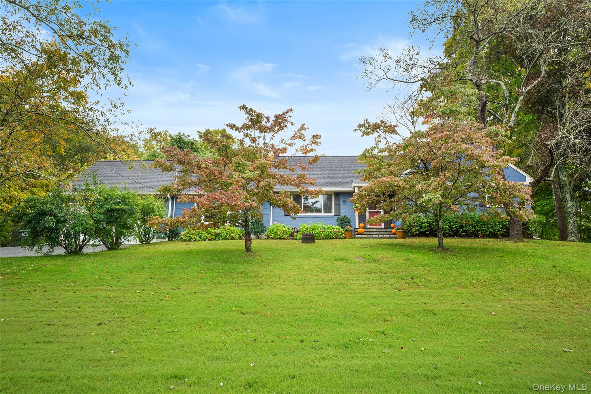 One floor living at its best in sought after Katonah Ridge neighborhoo...