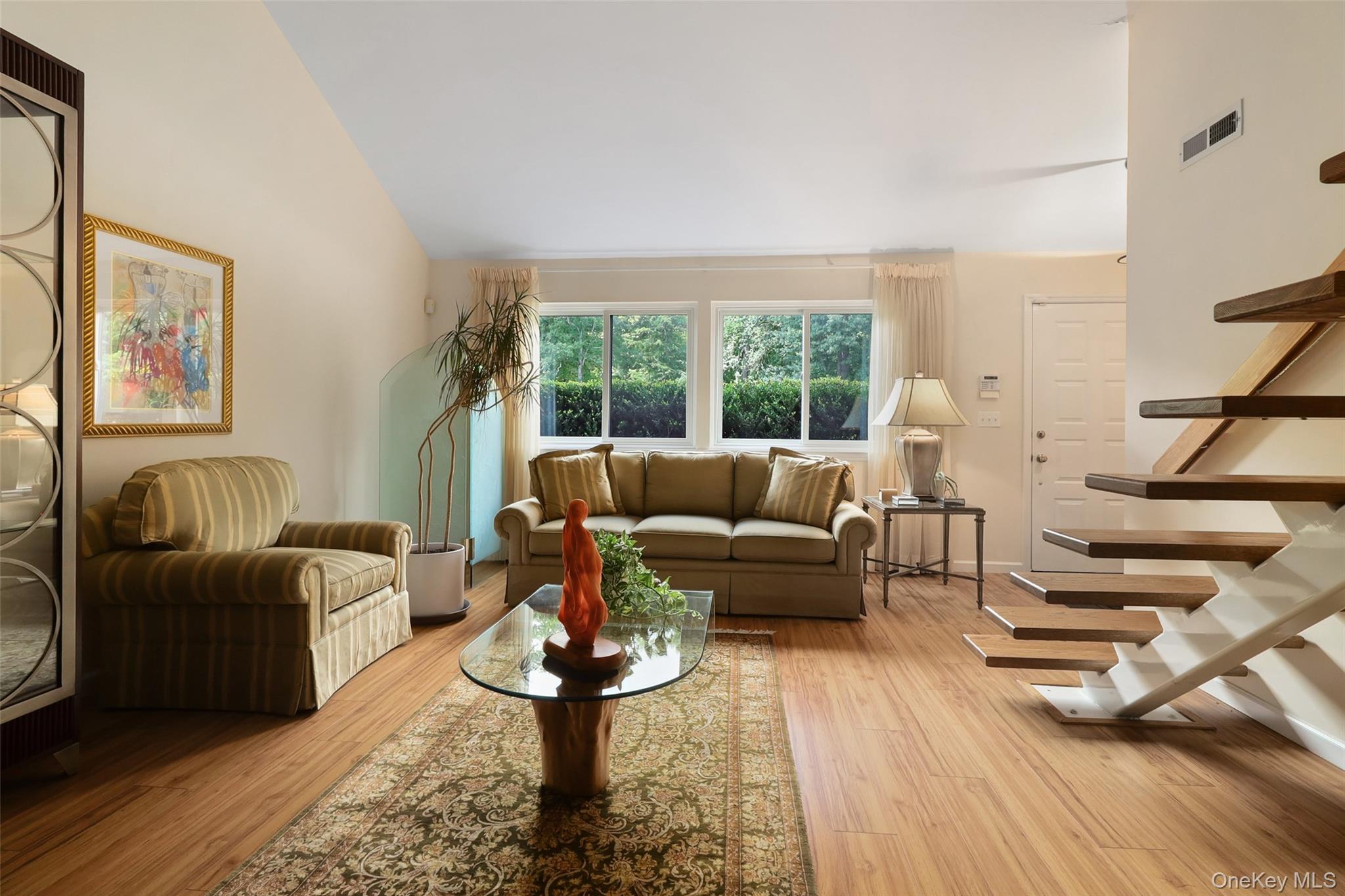 Photo 4 of this property