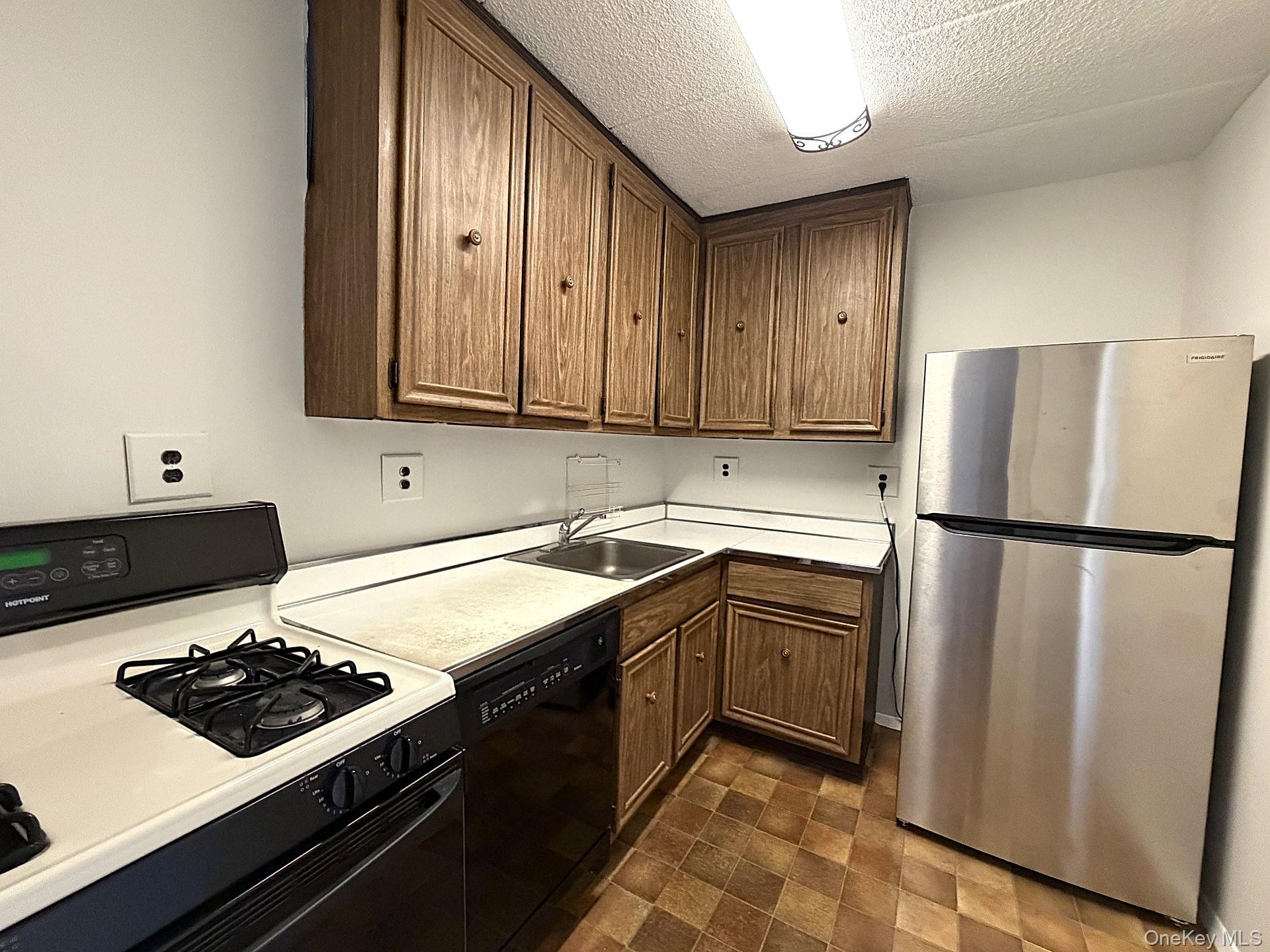 Photo 4 of this property