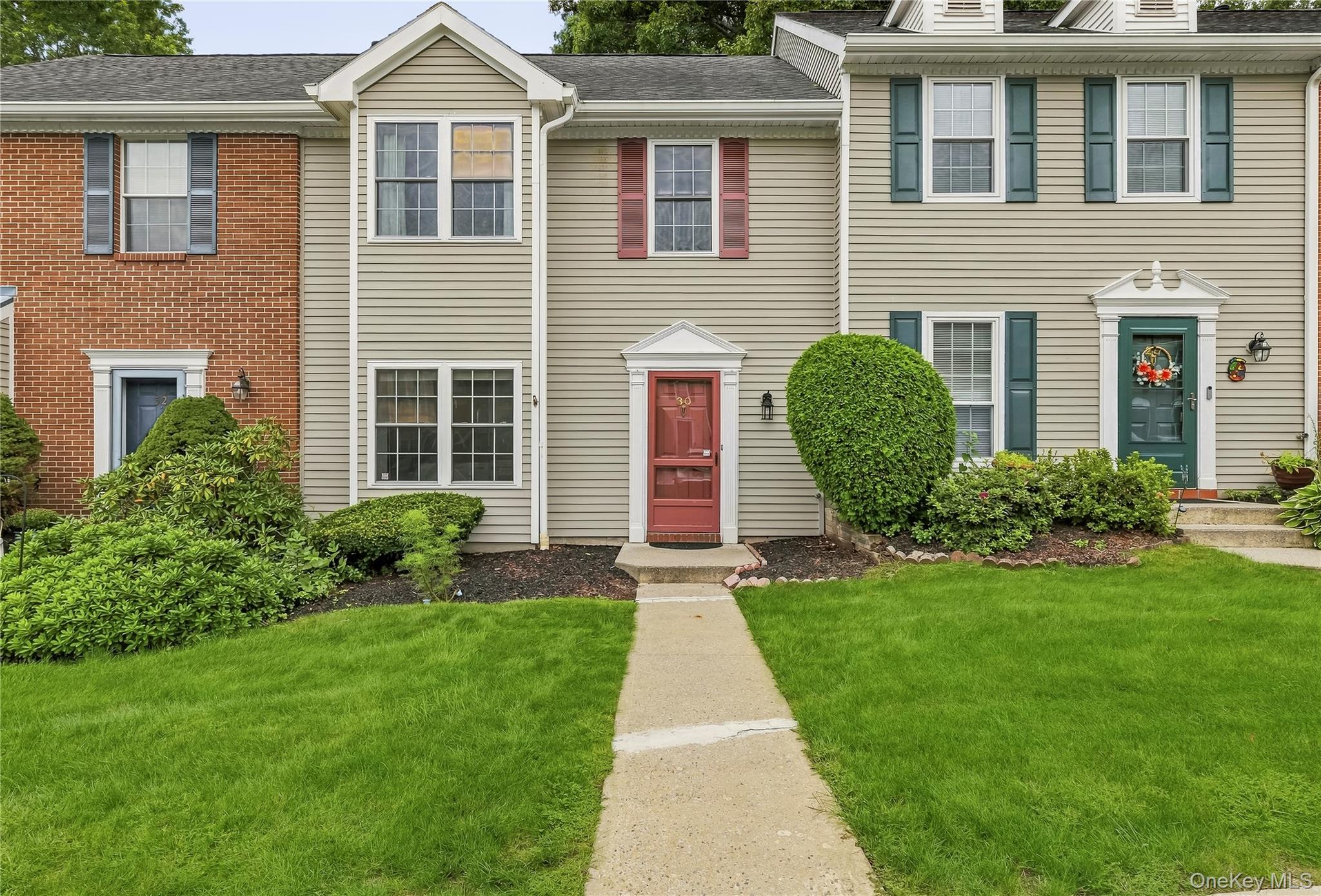 Stylish Townhouse Living in Society Hill II! Beautifully presented 2-b...