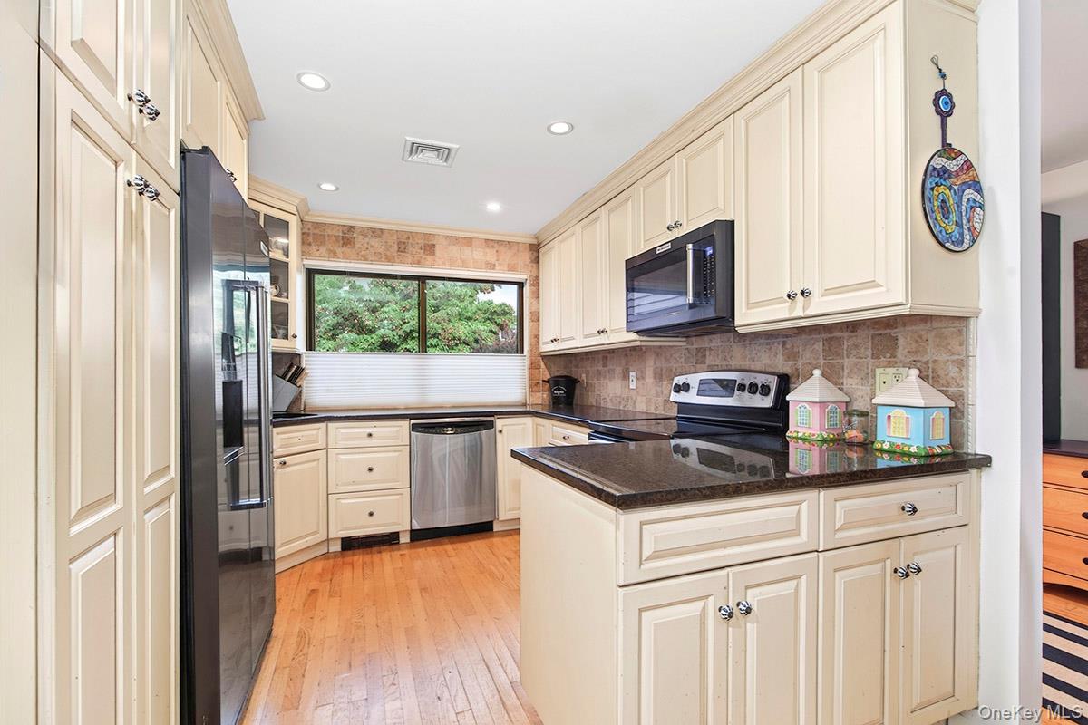 Photo 5 of this property