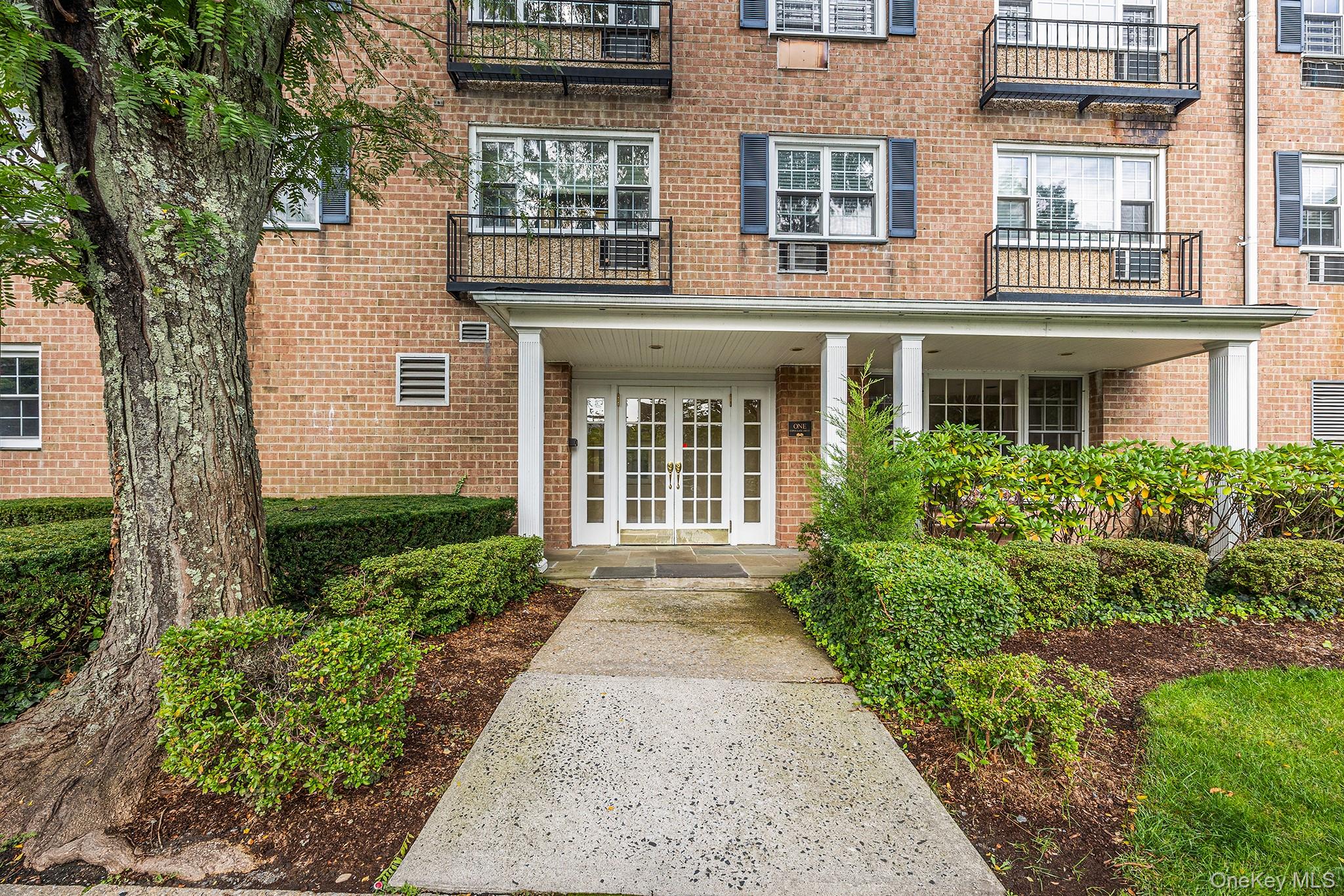 Welcome to The Consulate on the Park, a gated condominium community id...