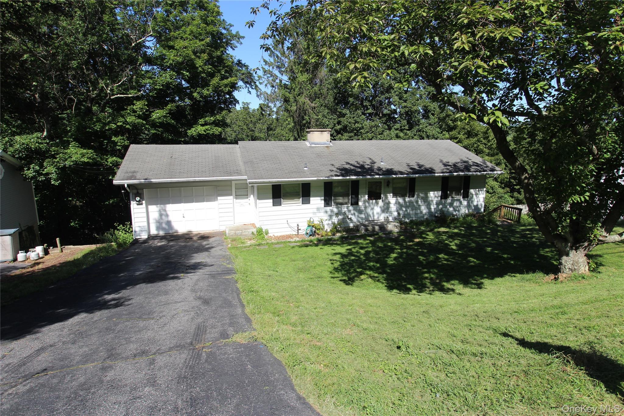 The price is right and bring your vision to make 661 Warren Avenue you...