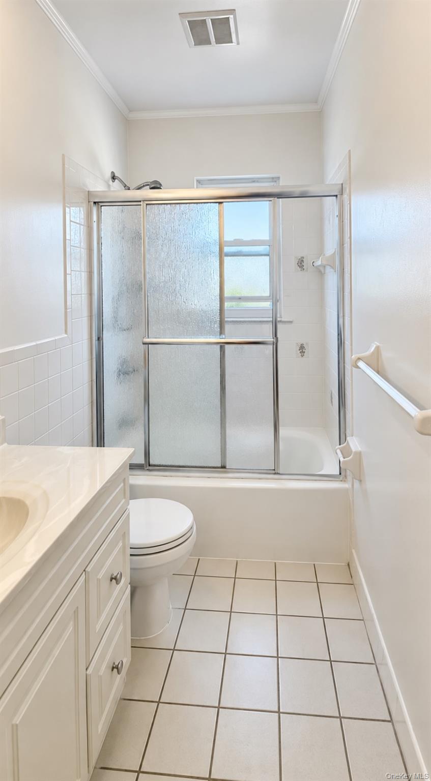 Photo 4 of this property
