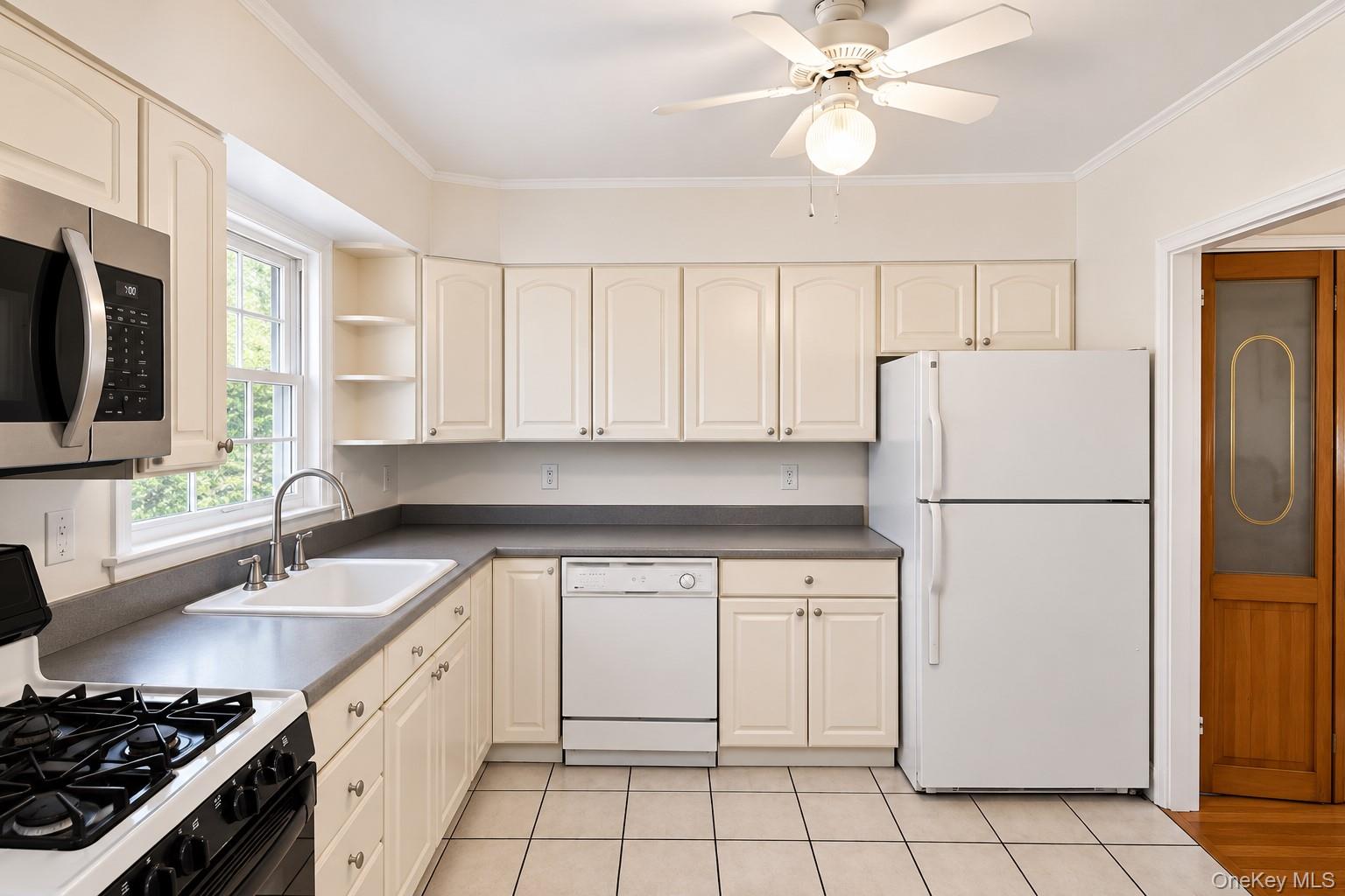 Photo 4 of this property