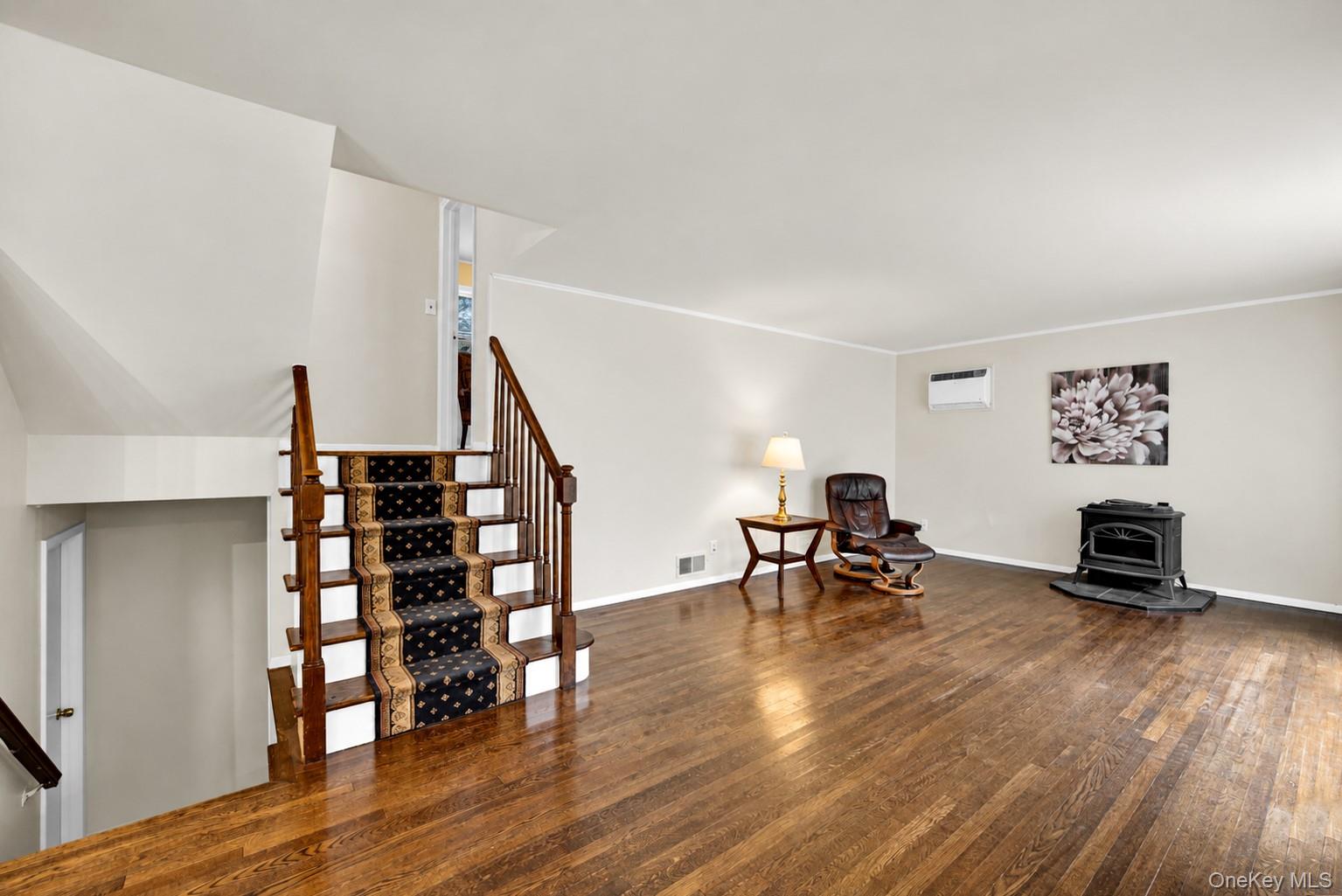 Photo 4 of this property