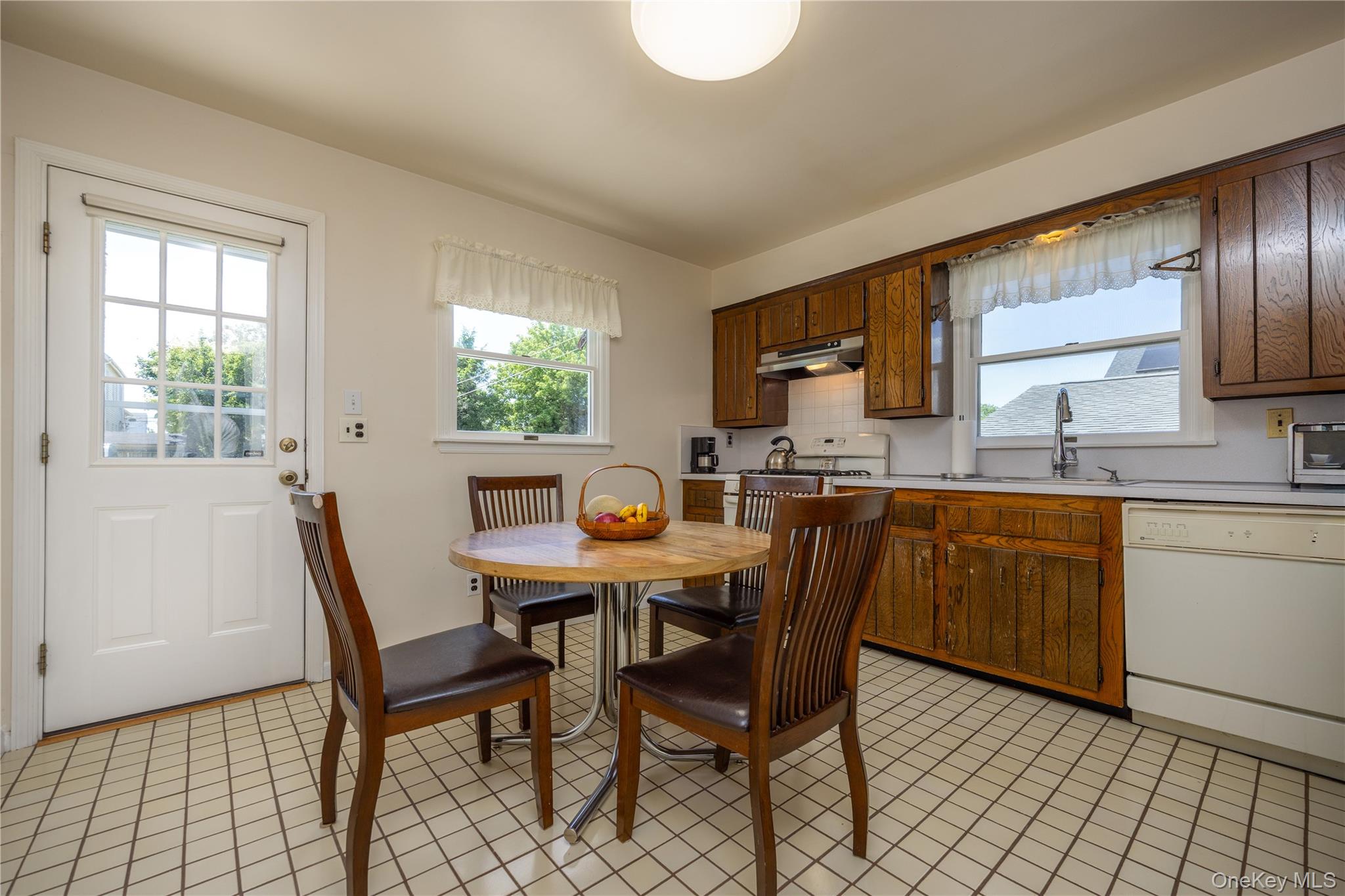 Photo 9 of this property