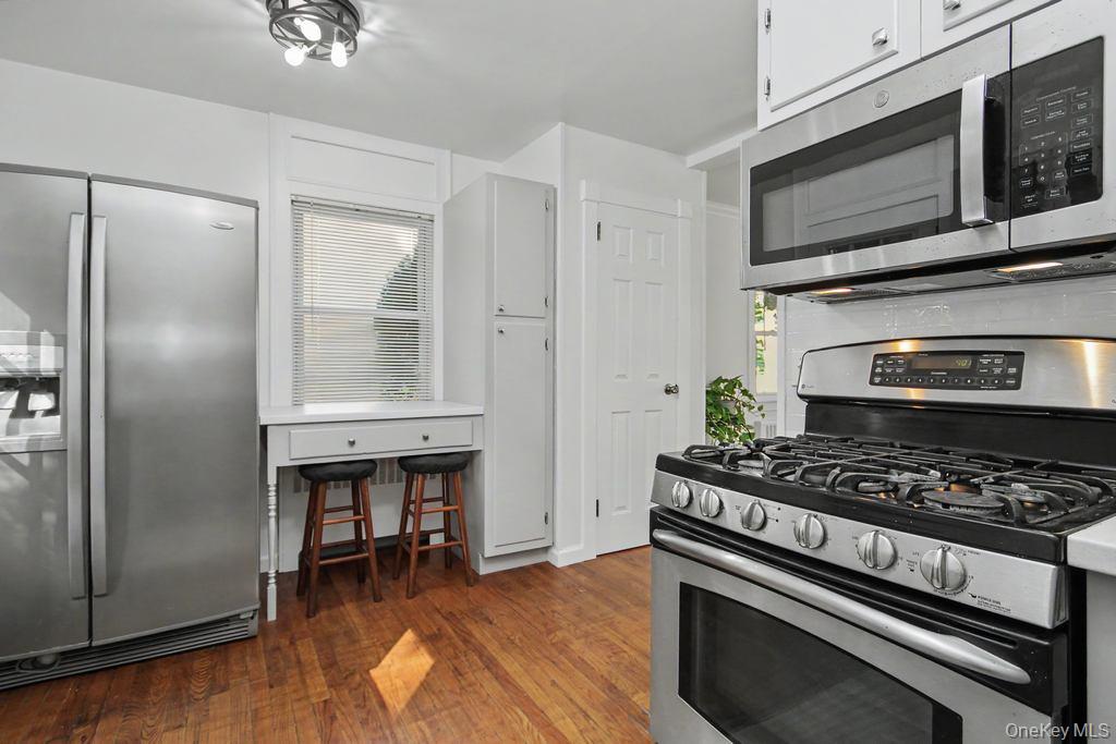 Photo 4 of this property