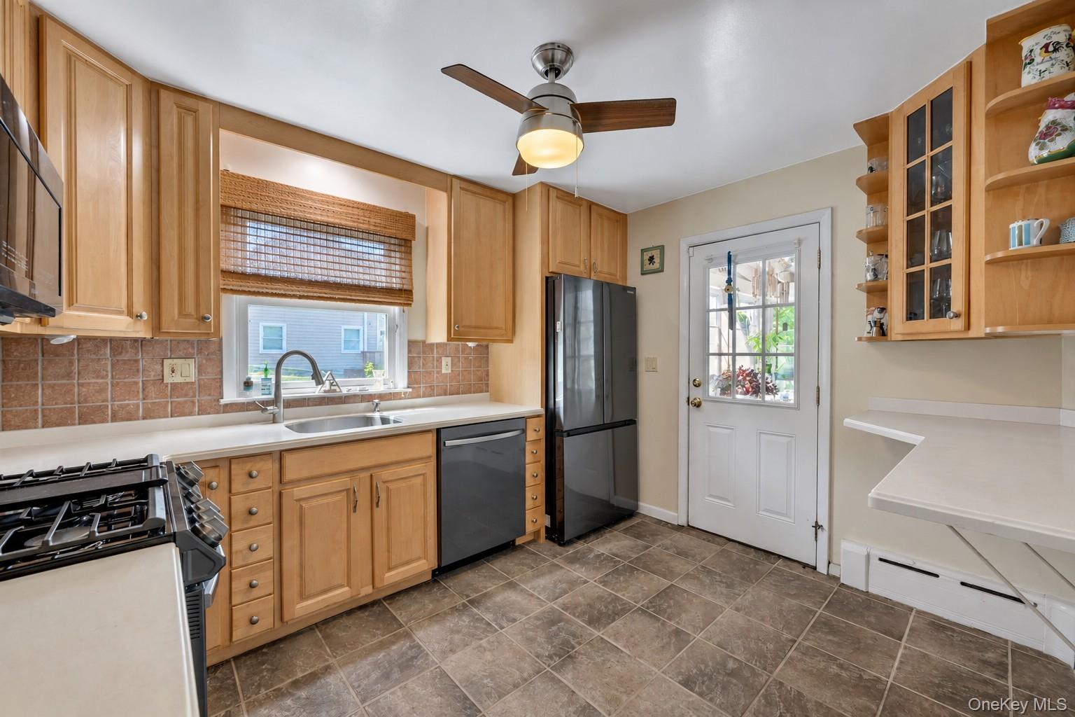 Photo 4 of this property