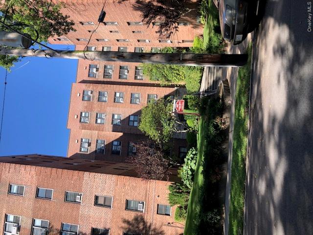 Welcome to this sun drenched one bedroom apartment in a well maintaine...