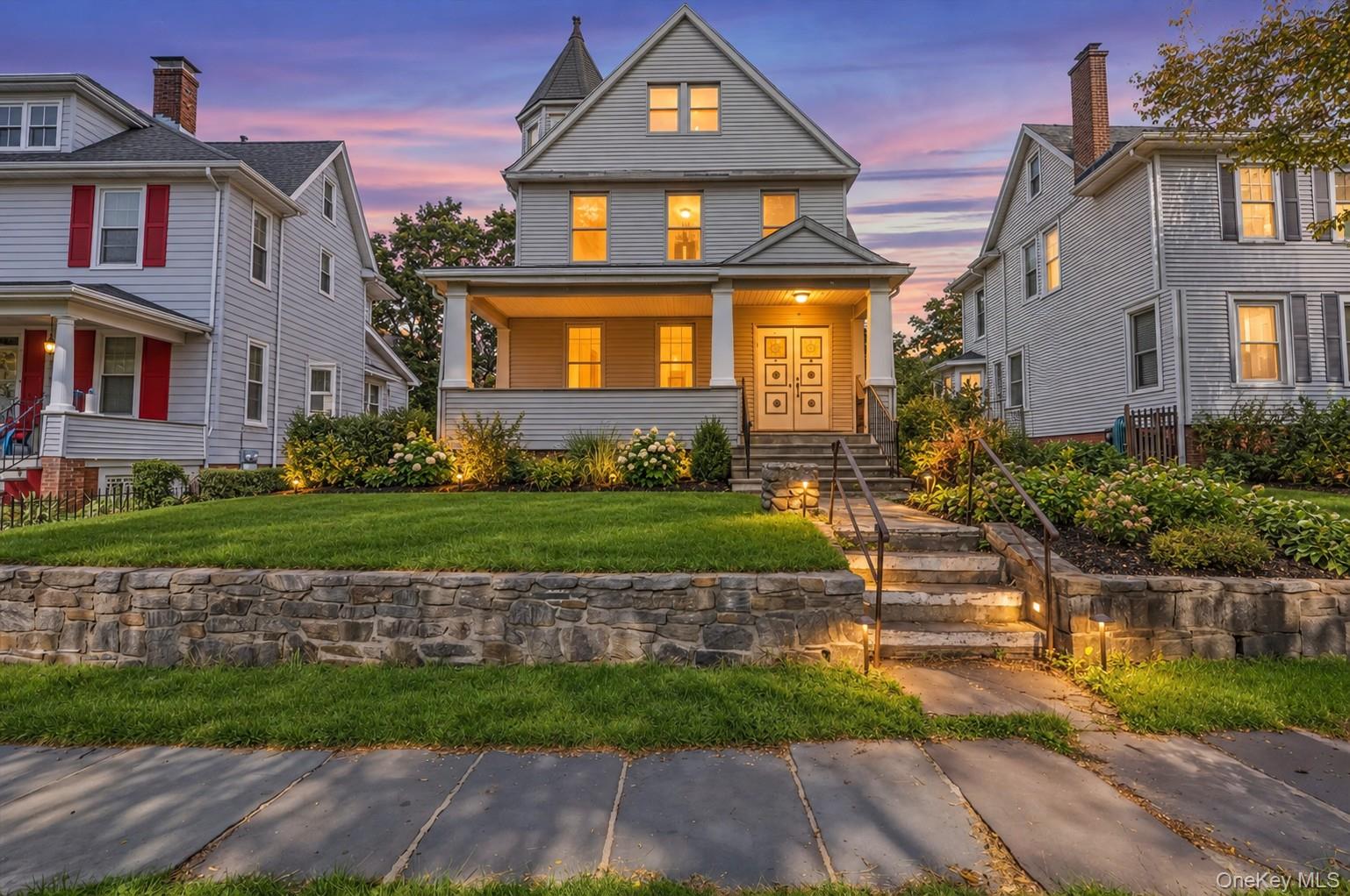 Great Opportunity in Mount Vernon! Discover the possibilities at 119 E...
