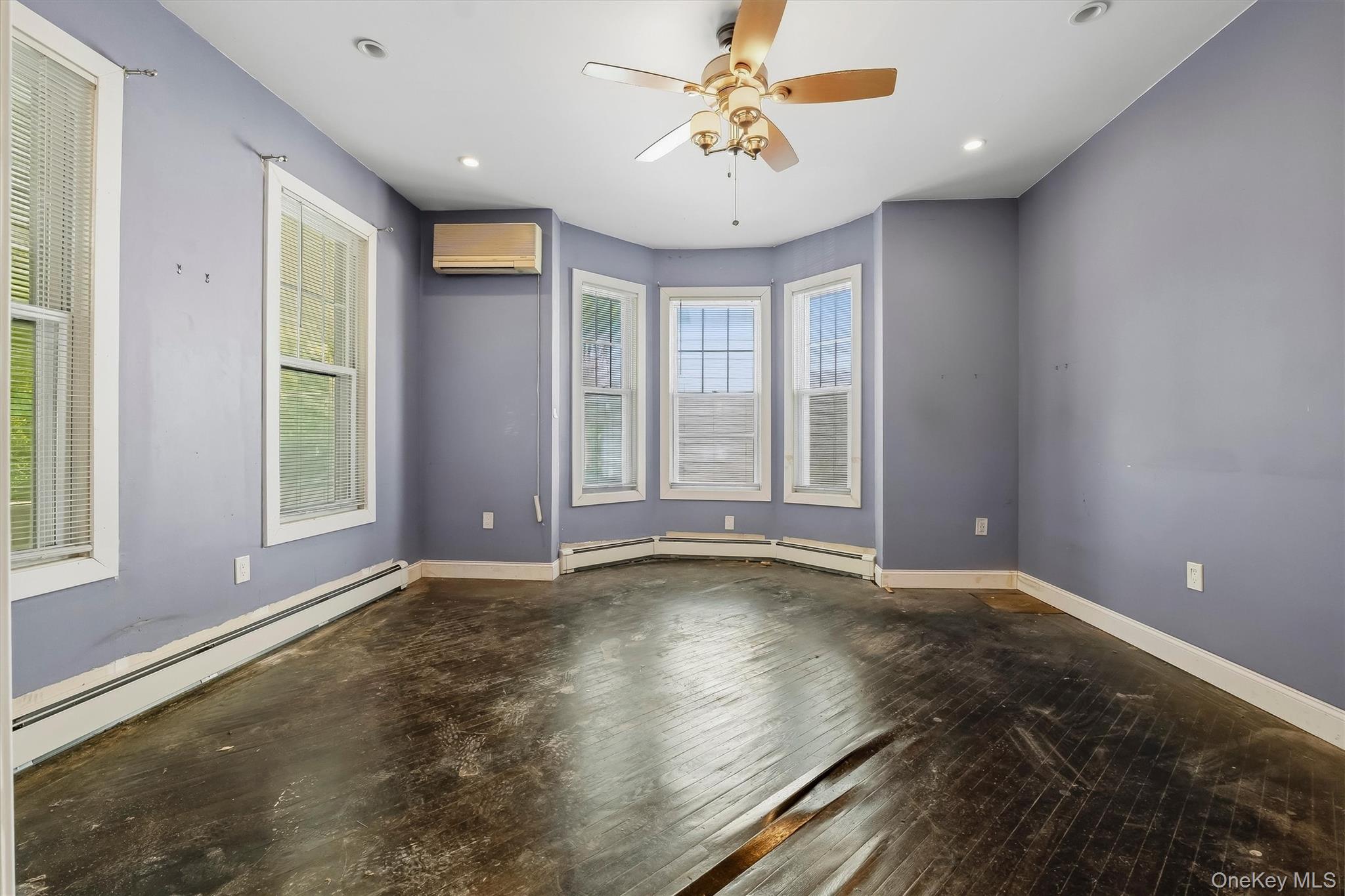 Photo 4 of this property