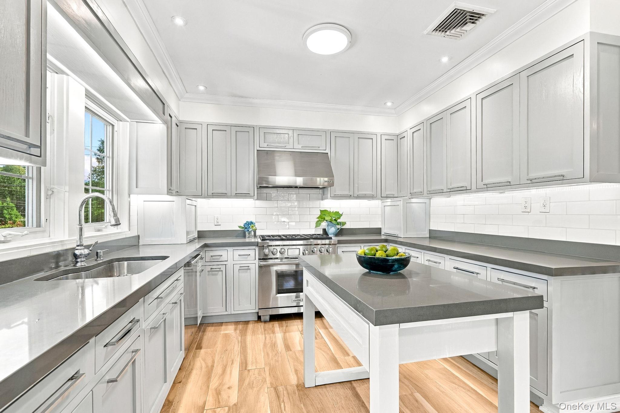 Photo 4 of this property