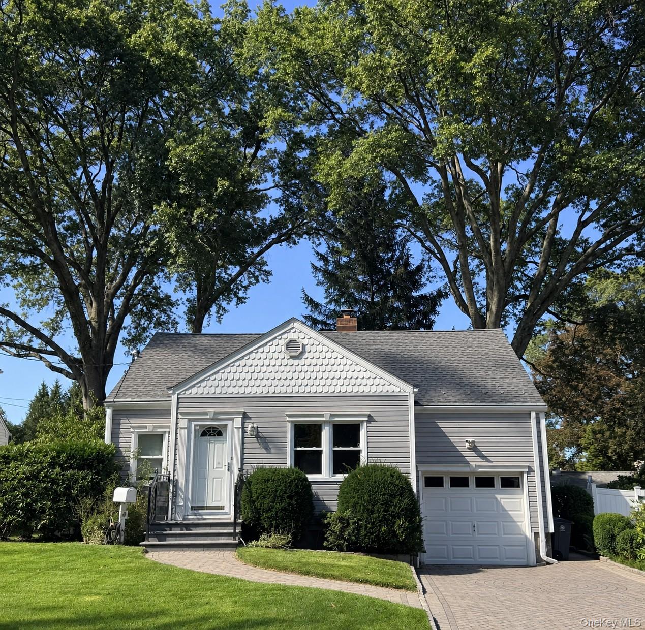 Photo 4 of this property