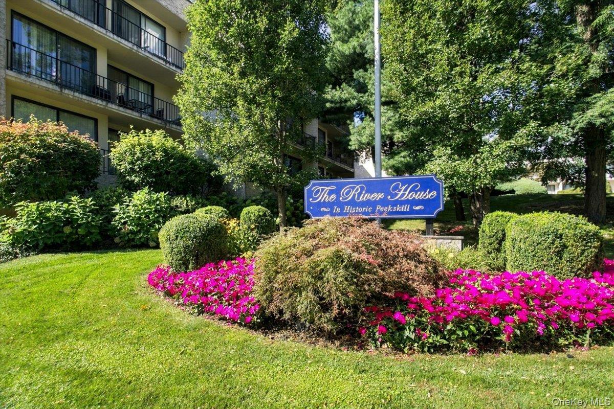Attention all buyers. Welcome to this ground floor, 1 bedroom unit wai...