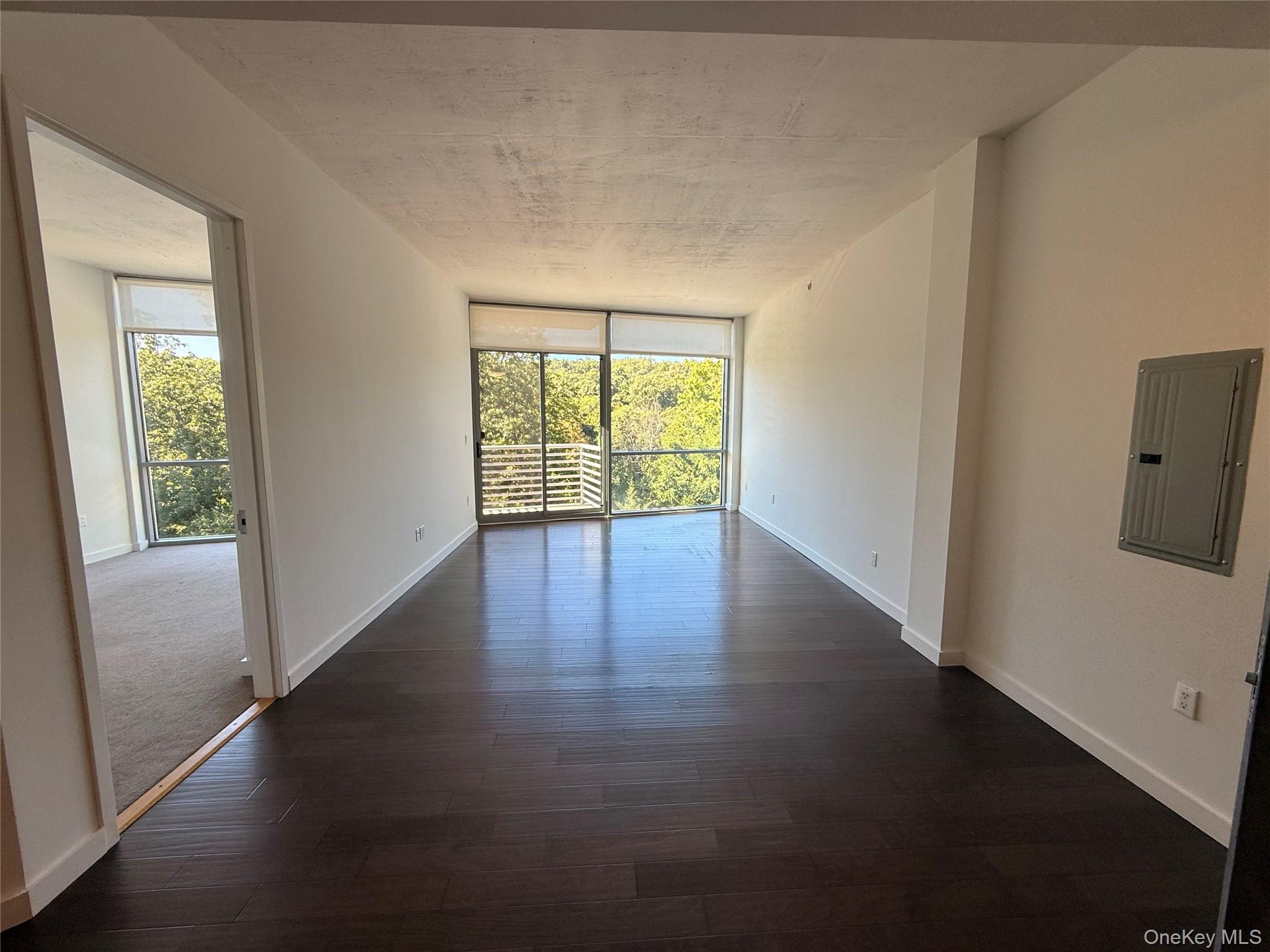 Open layout, Huge walk in closet.  5 burner gas stove, balcony off liv...