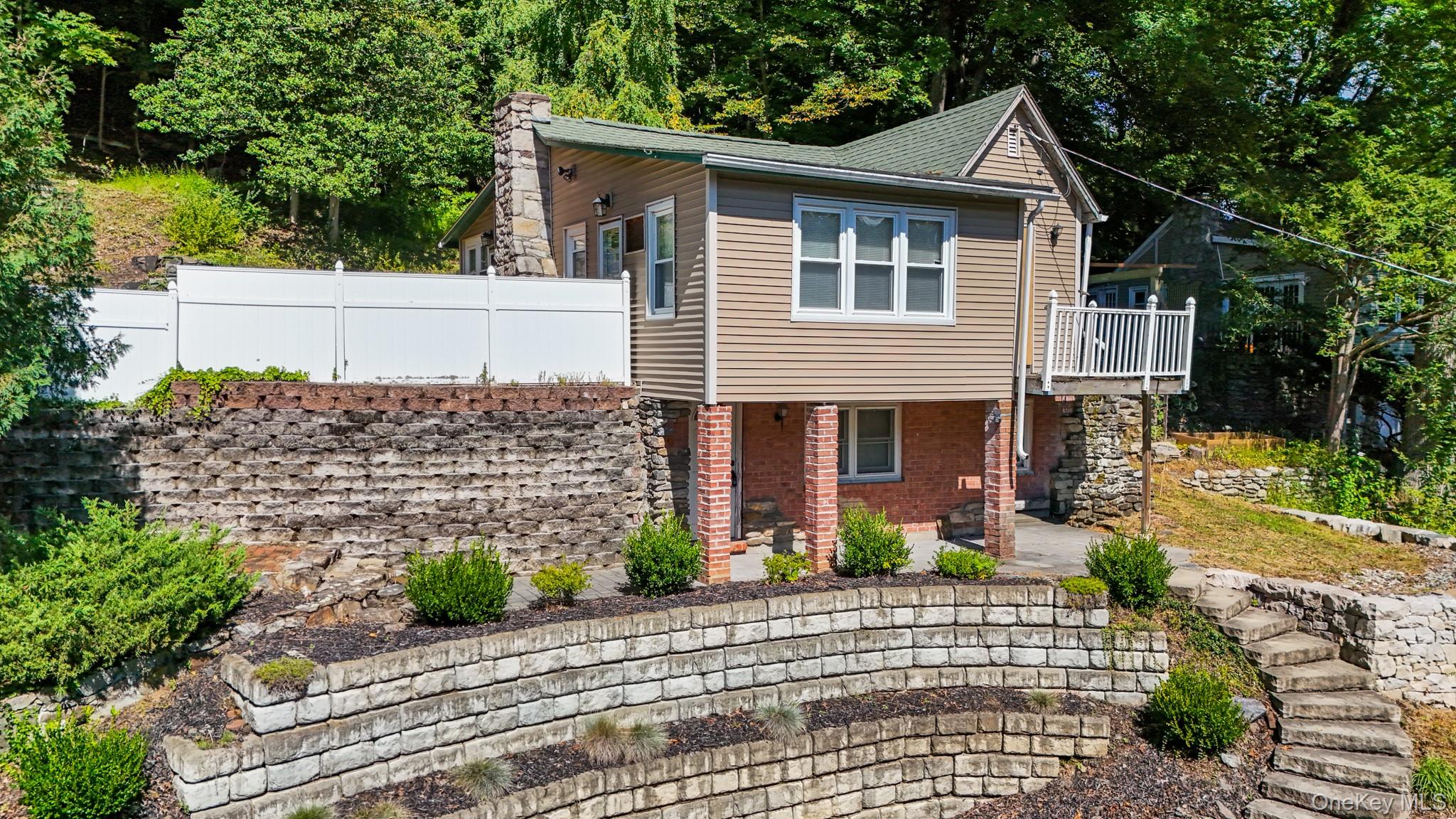 If you've ever wanted to call Lake Peekskill home, this is your opport...