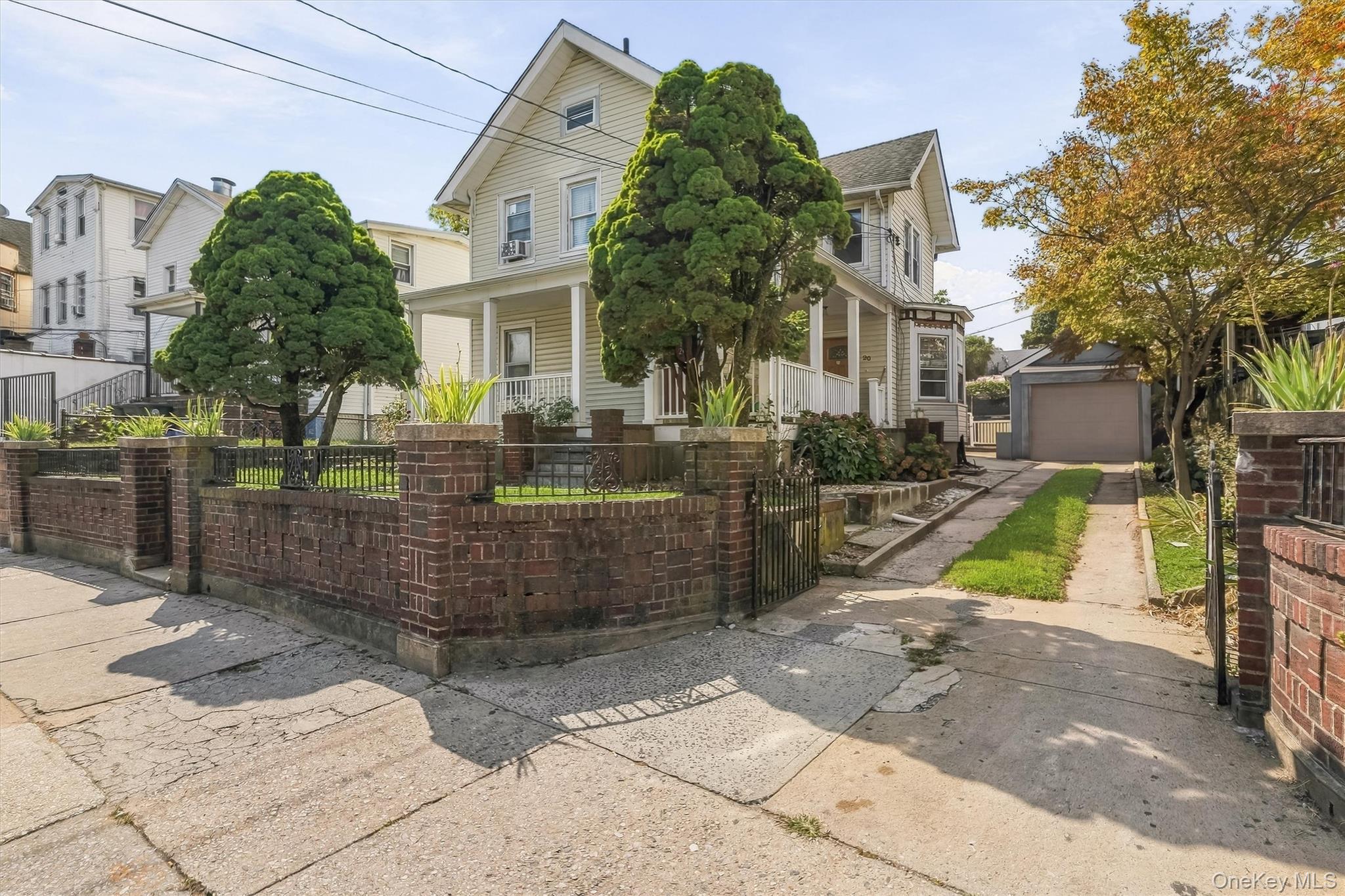 Photo 4 of this property