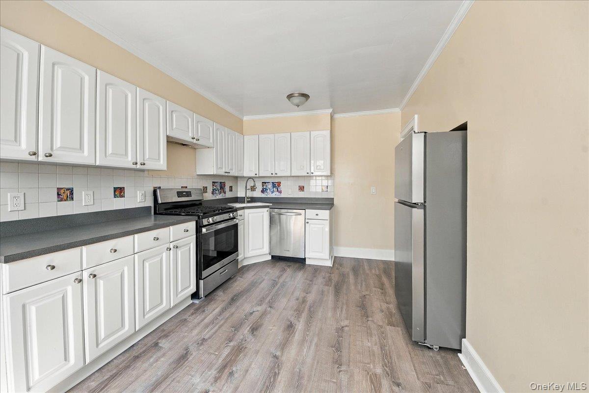 Photo 4 of this property